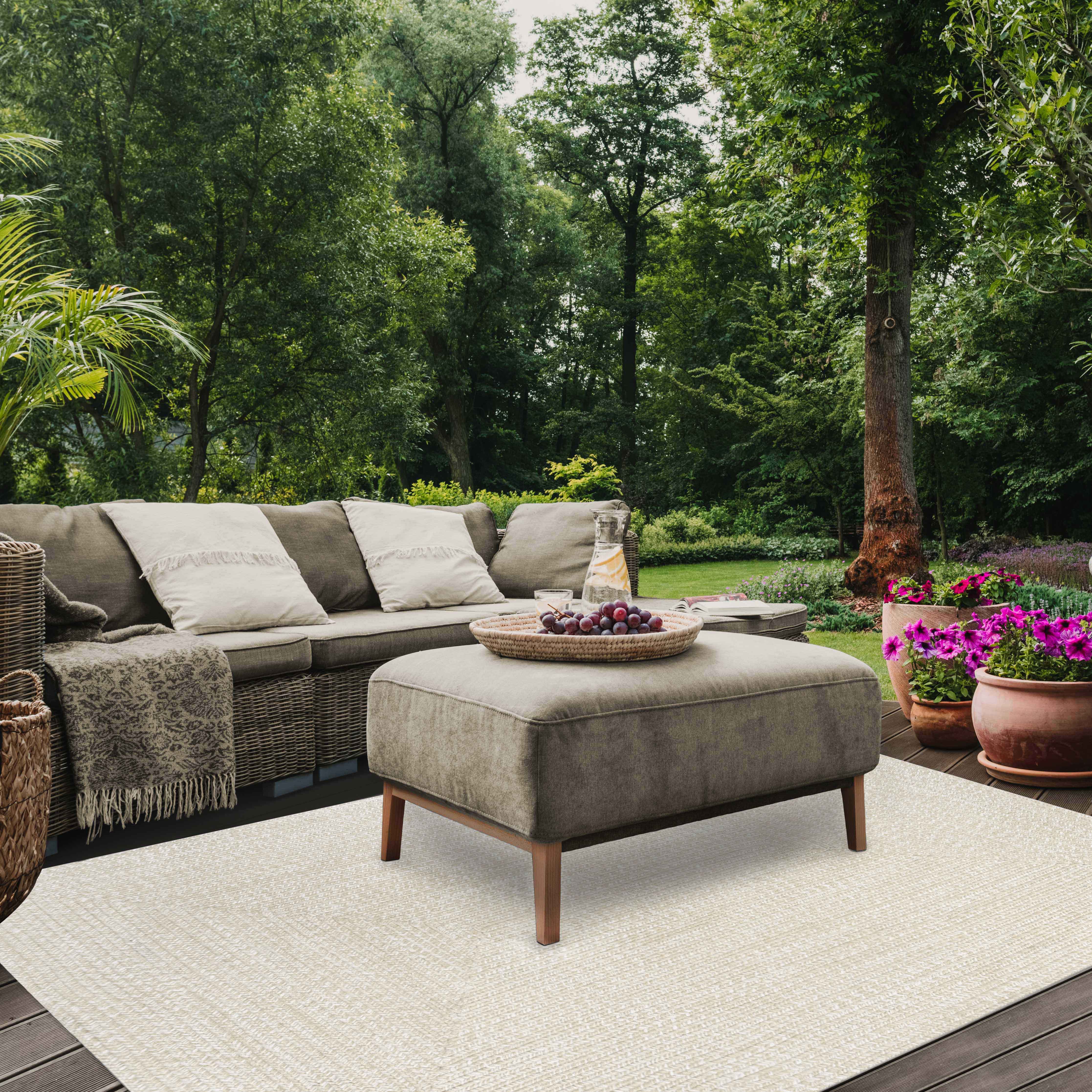 Two-Toned Braided Bohemian Area Rug - Indoor/Outdoor Use for Living Room, Patio & Bedroom Decor