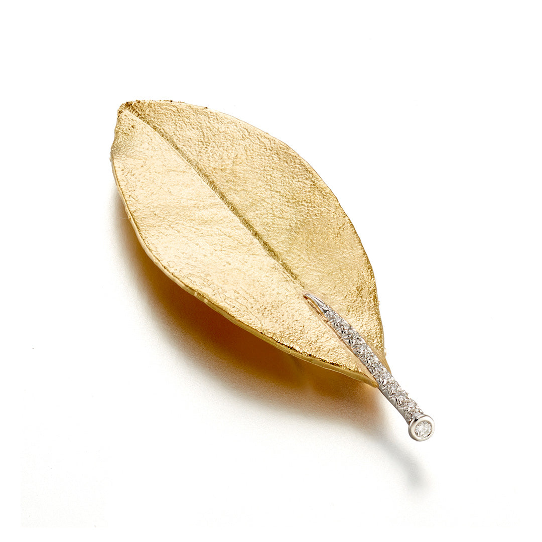 Elegant Magnolia Leaf Brooch Pin - Floral Fashion Accessory for Women, Vintage Style Lapel Pin for Blazers, Dresses & Coats - Perfect for Weddings, Parties & Office Wear