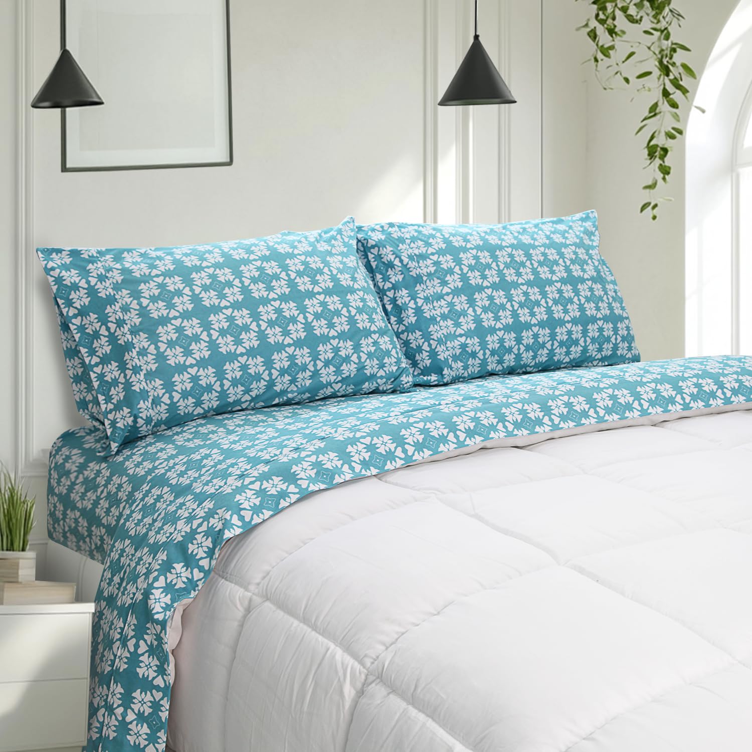 Ramesses Full Size Bed Sheet Set - 4 Piece Polyester Printed Microfiber Plush Flannel Bedding - Stain Resistant, Ultra Soft & Durable - Blue Bed Sheets for Cozy Winter Nights - Perfect for Guest Rooms, Dorms & Master Bedrooms
