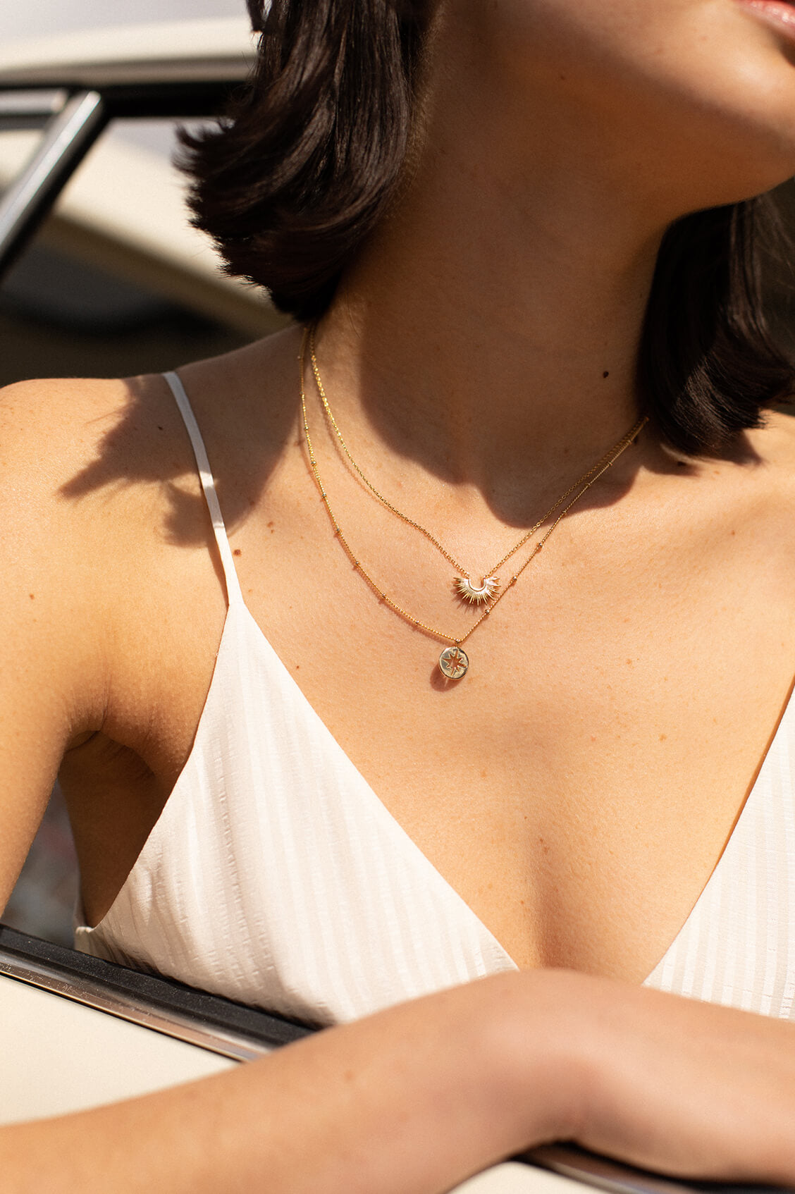 Starburst Disc Necklace - Elegant Gold Pendant for Women, Trendy Layering Jewelry - Perfect for Everyday Wear, Parties & Gifts