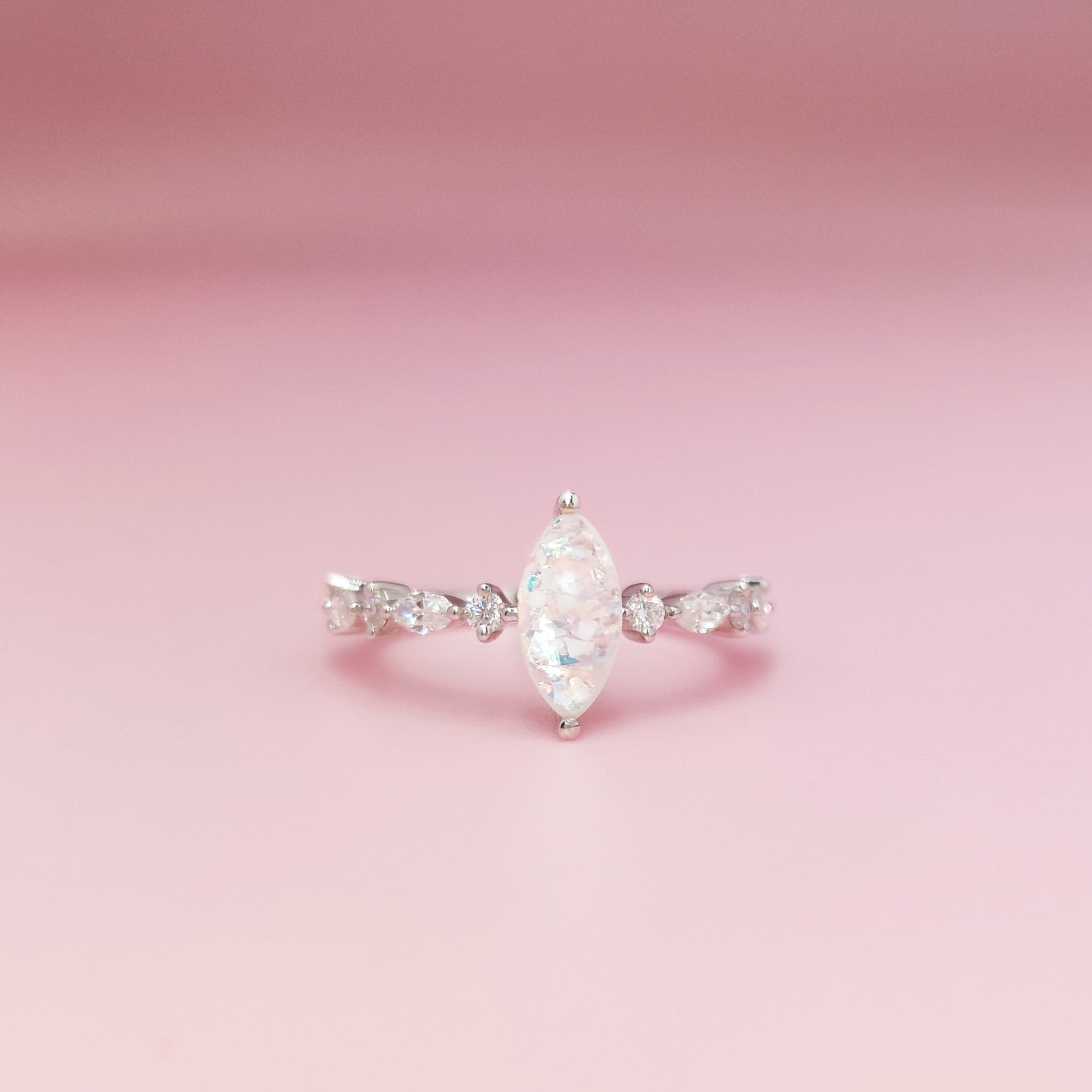 Bonding Beacon: Ashes Ring - Memorial Jewelry for Loved Ones | Perfect for Remembrance Ceremonies, Anniversaries & Healing Gifts