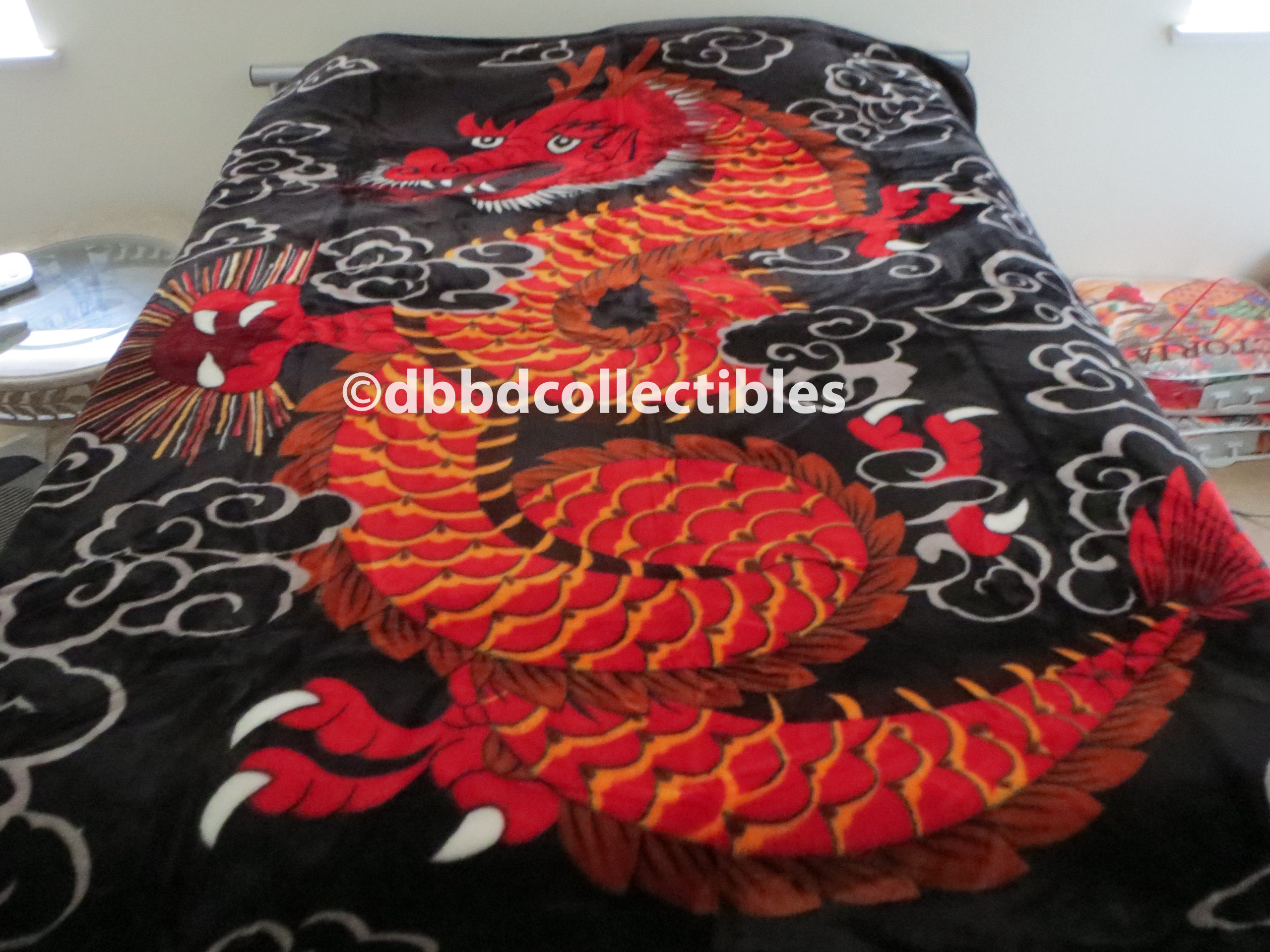 Korean Style Queen Size Blanket with Chinese Dragon Design - Cozy & Luxurious Bedding for Home Decor, Gifts, and Winter Warmth