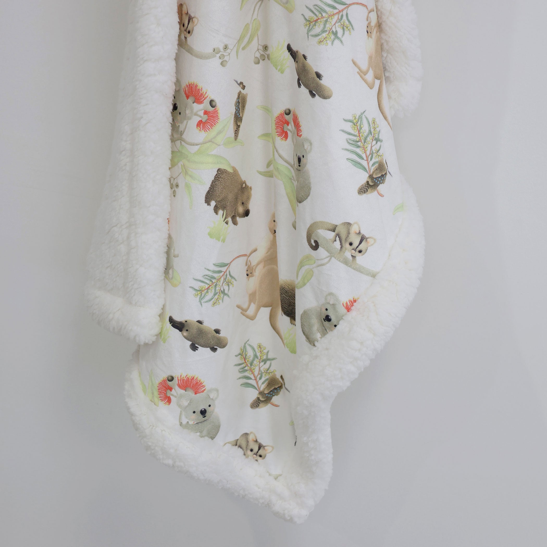 Soft Aussie Animals Cuddle Blanket - Cozy Flannel Throw for Kids & Adults - Perfect for Bedtime, Lounging & Nursery Decor