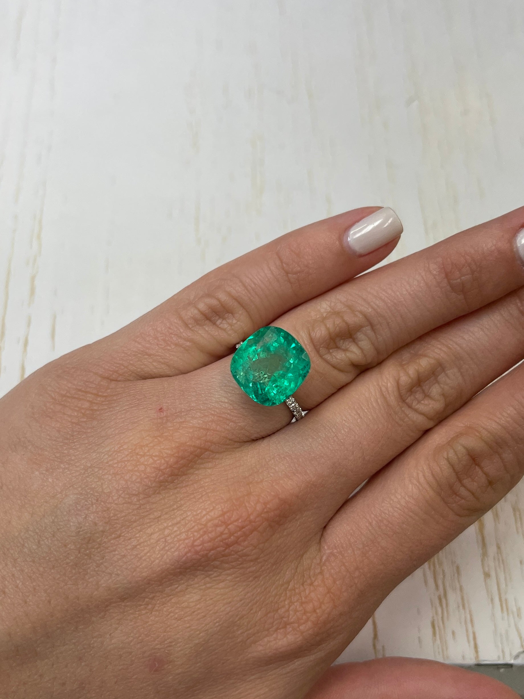 11.34 Carat Natural Colombian Emerald - Bluish Green Loose Gemstone, 13.5x13mm Rounded Cushion Cut for Jewelry Making, Engagement Rings & Luxury Gifts
