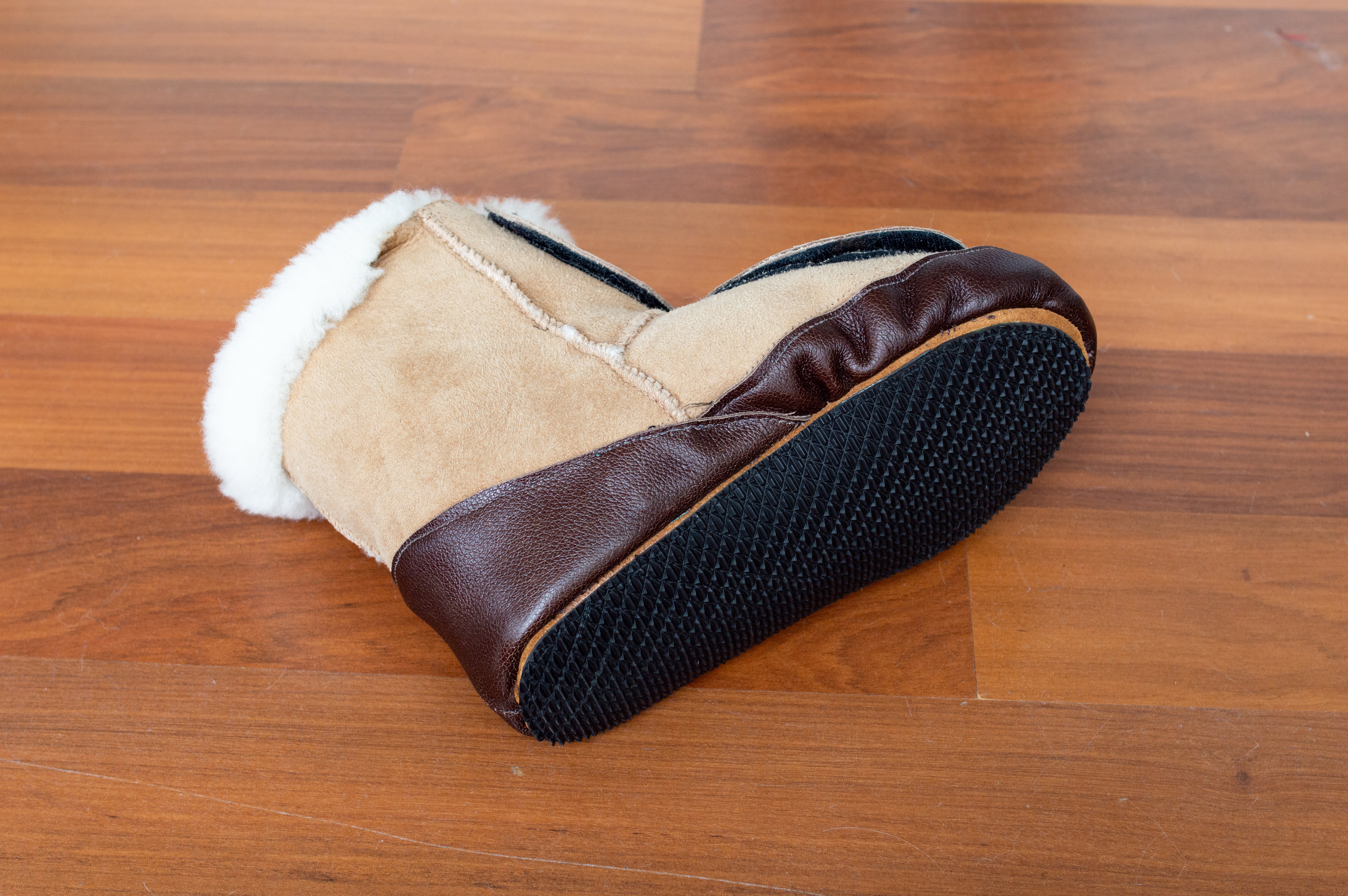 Premium Sheepskin Health Cabin Boots for Women & Men - Soft & Comfortable Indoor/Outdoor Winter Boots - Perfect for Home, Travel, and Cold Weather Wear