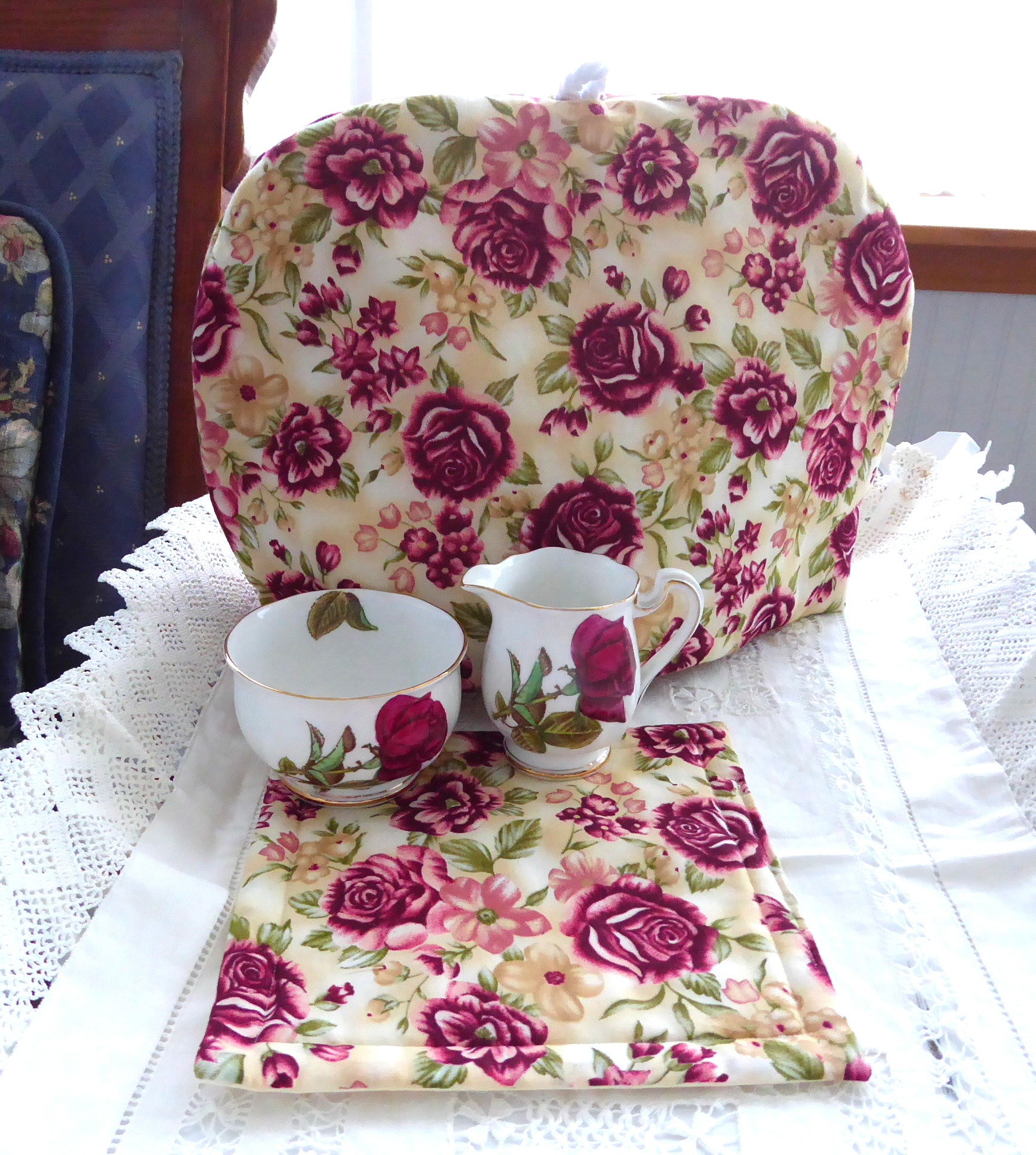 Handmade Burgundy Rose Tea Cozy with Trivet - Insulated & Padded for Hot Tea Pots - Perfect for Afternoon Tea, Kitchen Decor, and Gift Giving