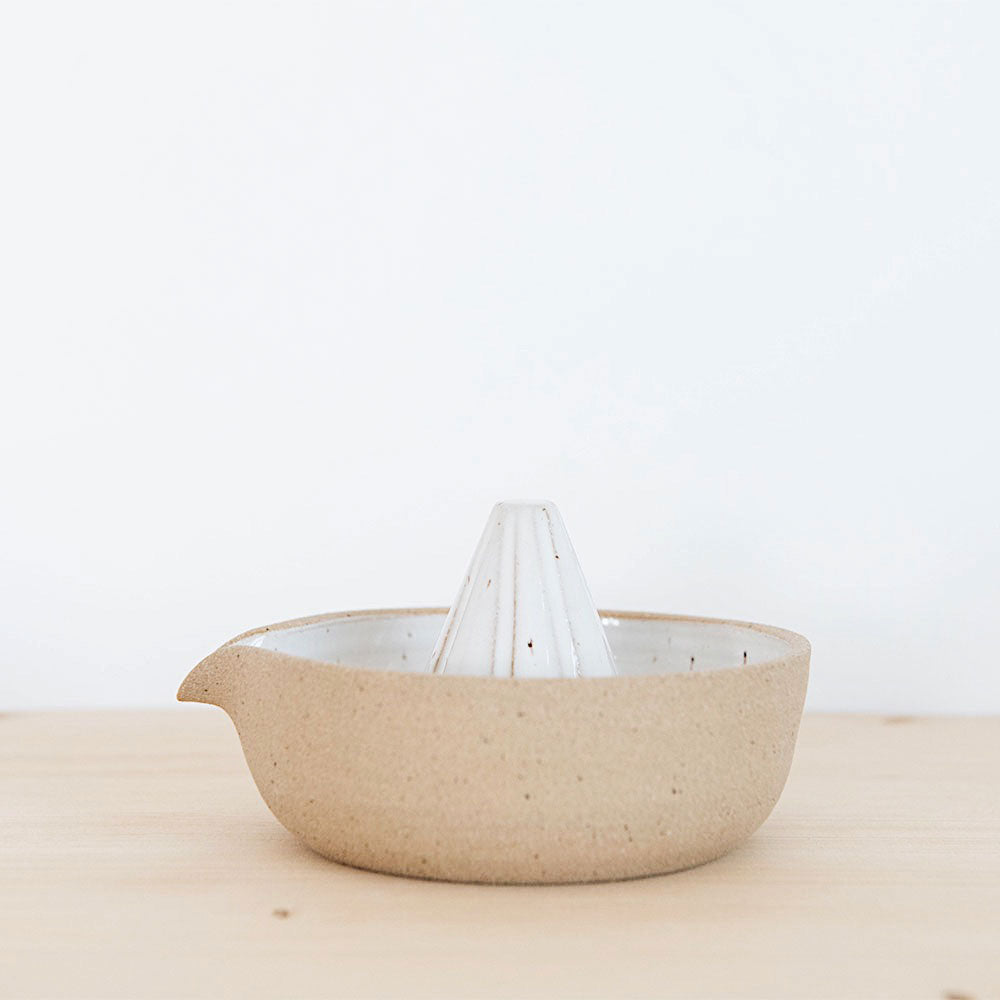 Premium Ceramic Juicer - Handmade Durable Citrus Press for Fresh Lemon, Orange & Lime Juice - Perfect for Cocktails, Baking & Healthy Drinks