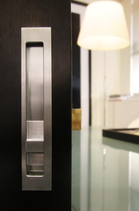 HB 1655 D Series Left Hand Deadbolt Pivot Door Privacy Lock Set with Snib - 55mm Backset - Ideal for Bedrooms, Bathrooms & Interior Doors