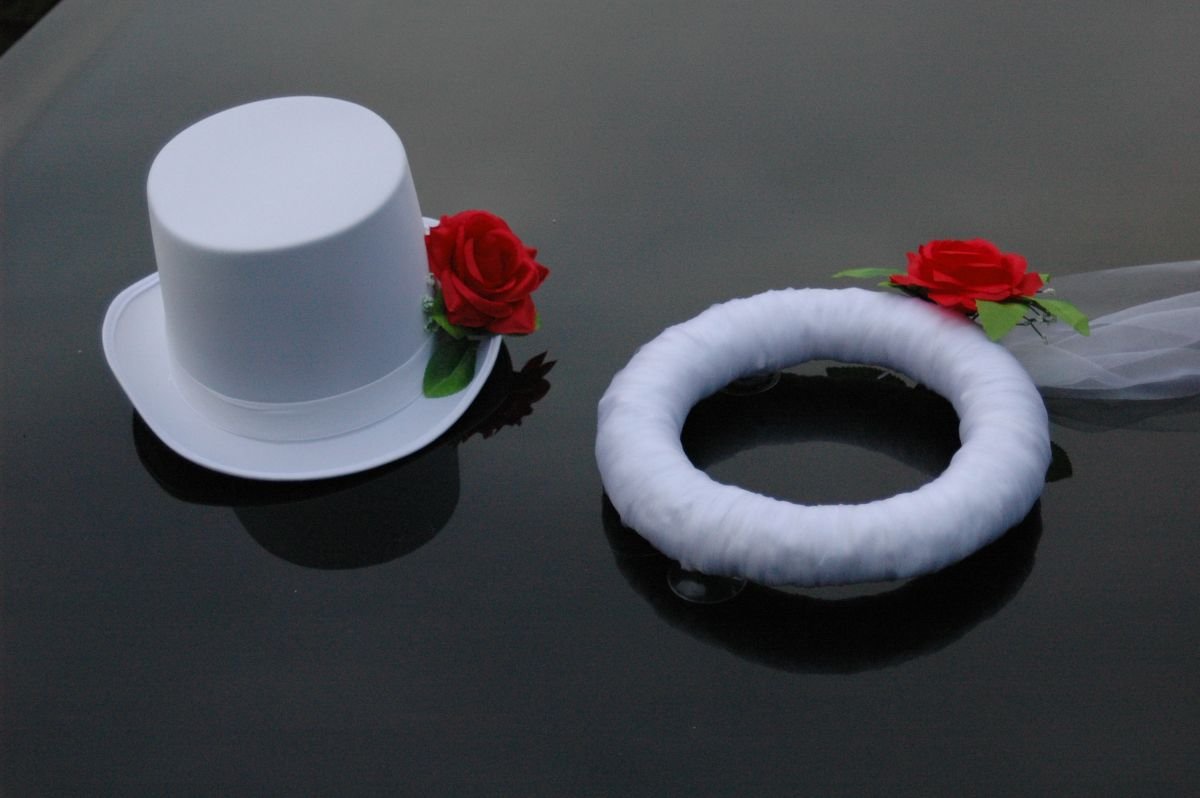 Elegant Bridal Car Decorations - Veil & Hat Set with Rose Jewelry for Wedding Couples (Red/White) | Perfect for Wedding Day Car Decor, Bridal Showers & Anniversary Celebrations
