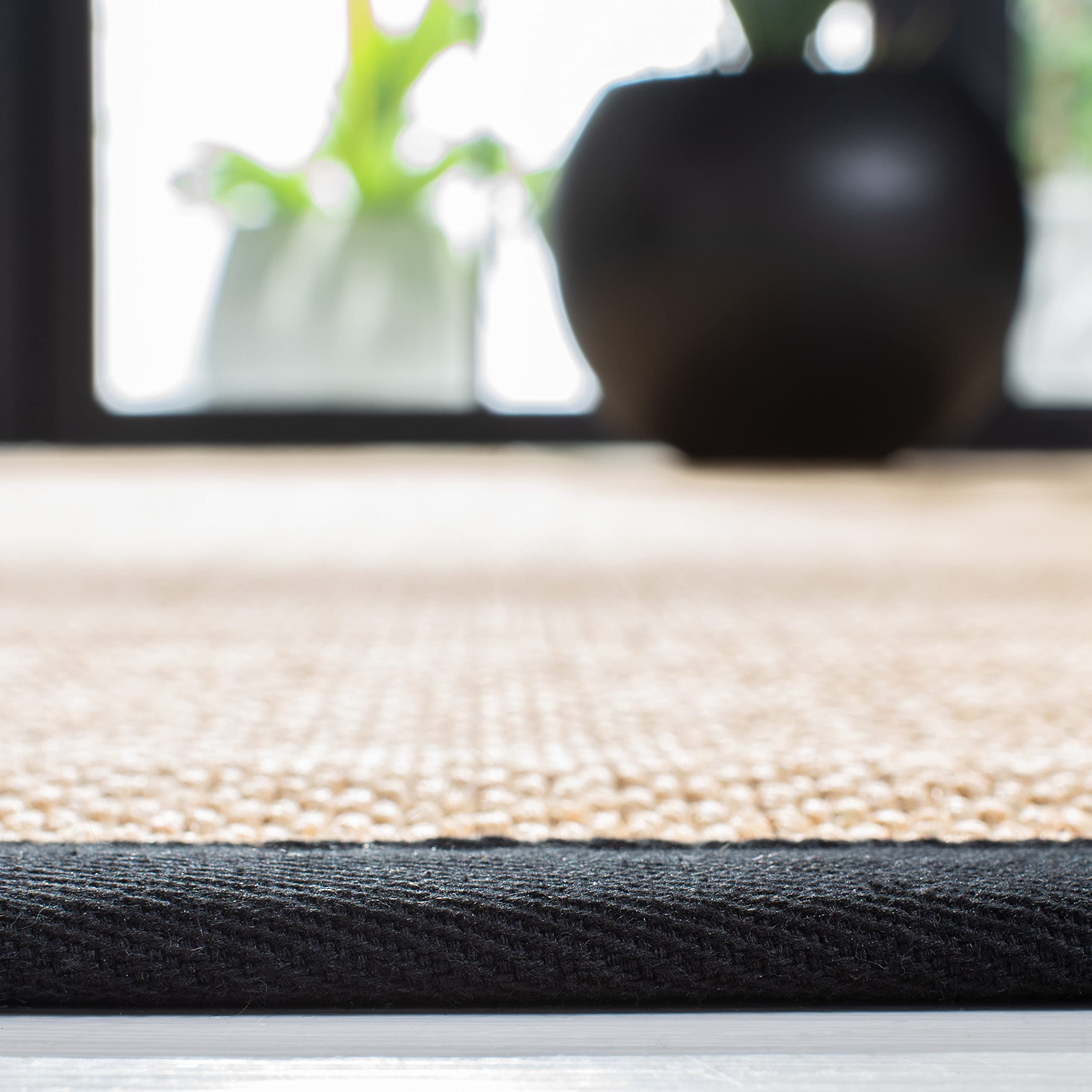 SAFAVIEH Natural Fiber Collection 6' x 9' Area Rug - Maize & Black Sisal Border Design, Easy Care & Durable for High Traffic Areas | Perfect for Living Room, Bedroom, Office & Entryway (NF141A)