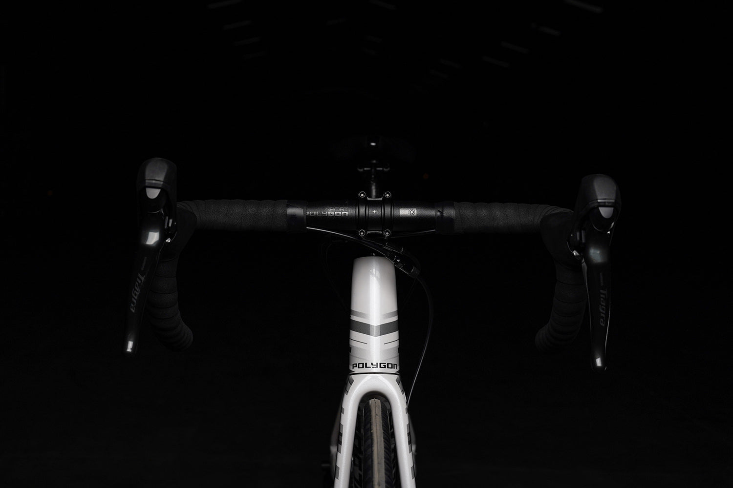 Polygon Strattos S4 Disc Tiagra Alloy Road Bike - Lightweight Aluminum Frame, Disc Brakes for Reliable Stopping - Perfect for Commuting, Fitness Training & Weekend Road Cycling Adventures