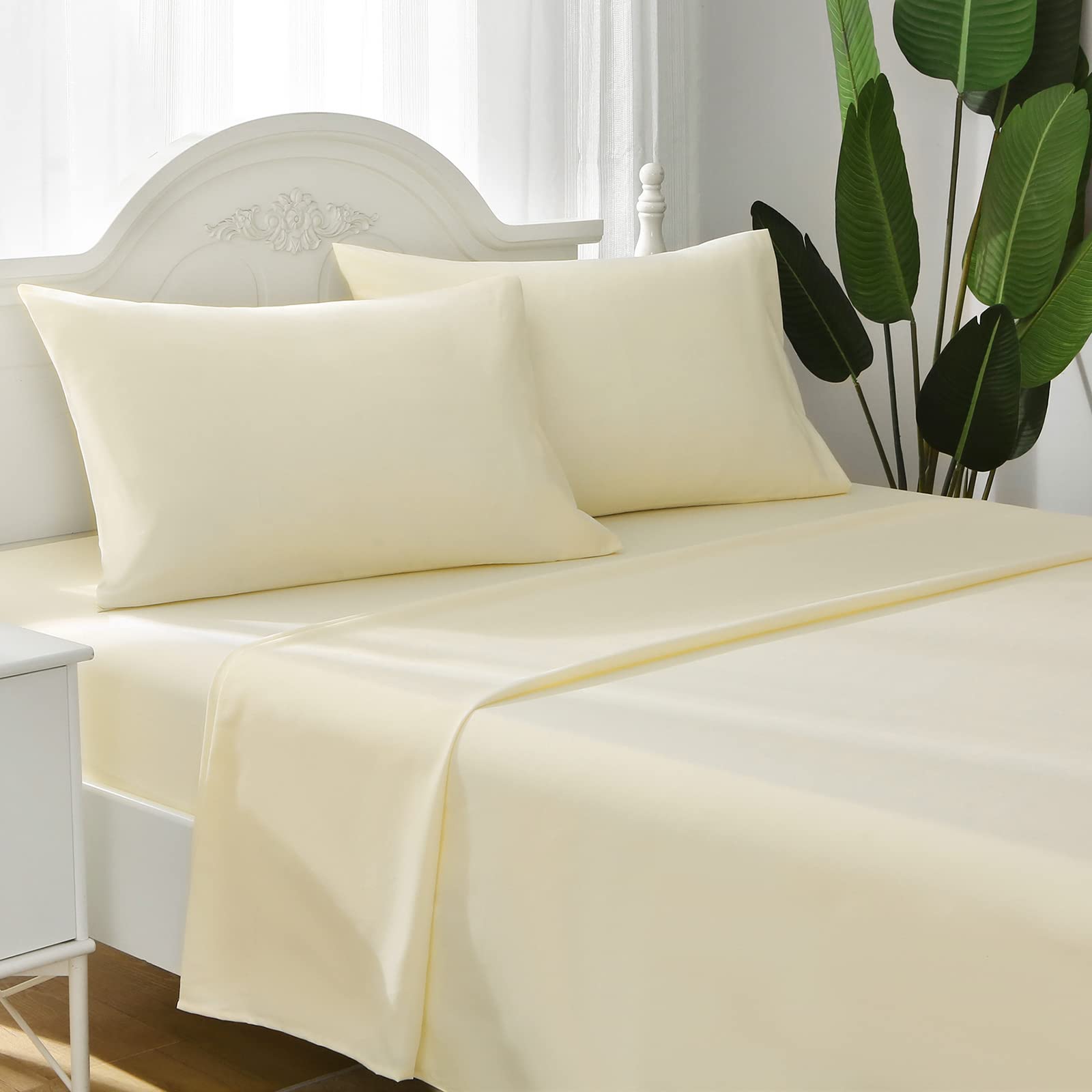 ILAVANDE 4-Piece Queen Size Beige Bed Sheet Set - 1800 Series Luxury Microfiber, Super Soft & Breathable, Wrinkle-Free with 14