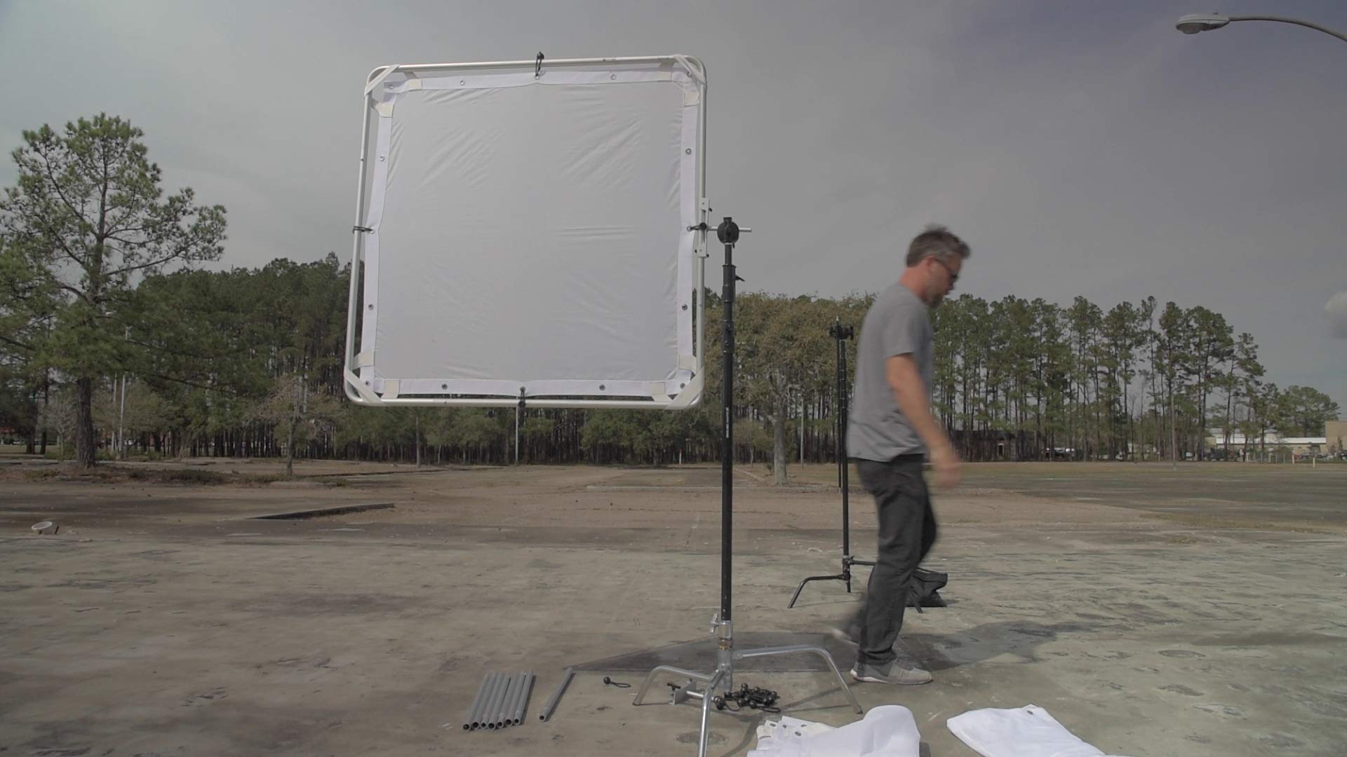 Glide Gear BFS 100 Butterfly Scrim Diffuser – 4x4ft, 6x6ft, 8x8ft Modular Photography Light Diffuser with Quick Assembly, 3 Nylon Silk Scrims & Aluminum Frame – Perfect for Studio, Outdoor Filming, and Portrait Photography