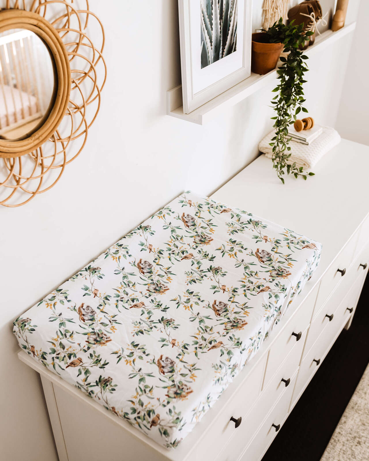 Snuggle Hunny Bassinet Sheet & Change Pad Cover - Soft Eucalyptus Fabric for Baby Crib & Nursery - Perfect for Newborns, Infants & Toddlers - Ideal for Daycare, Travel & Home Use
