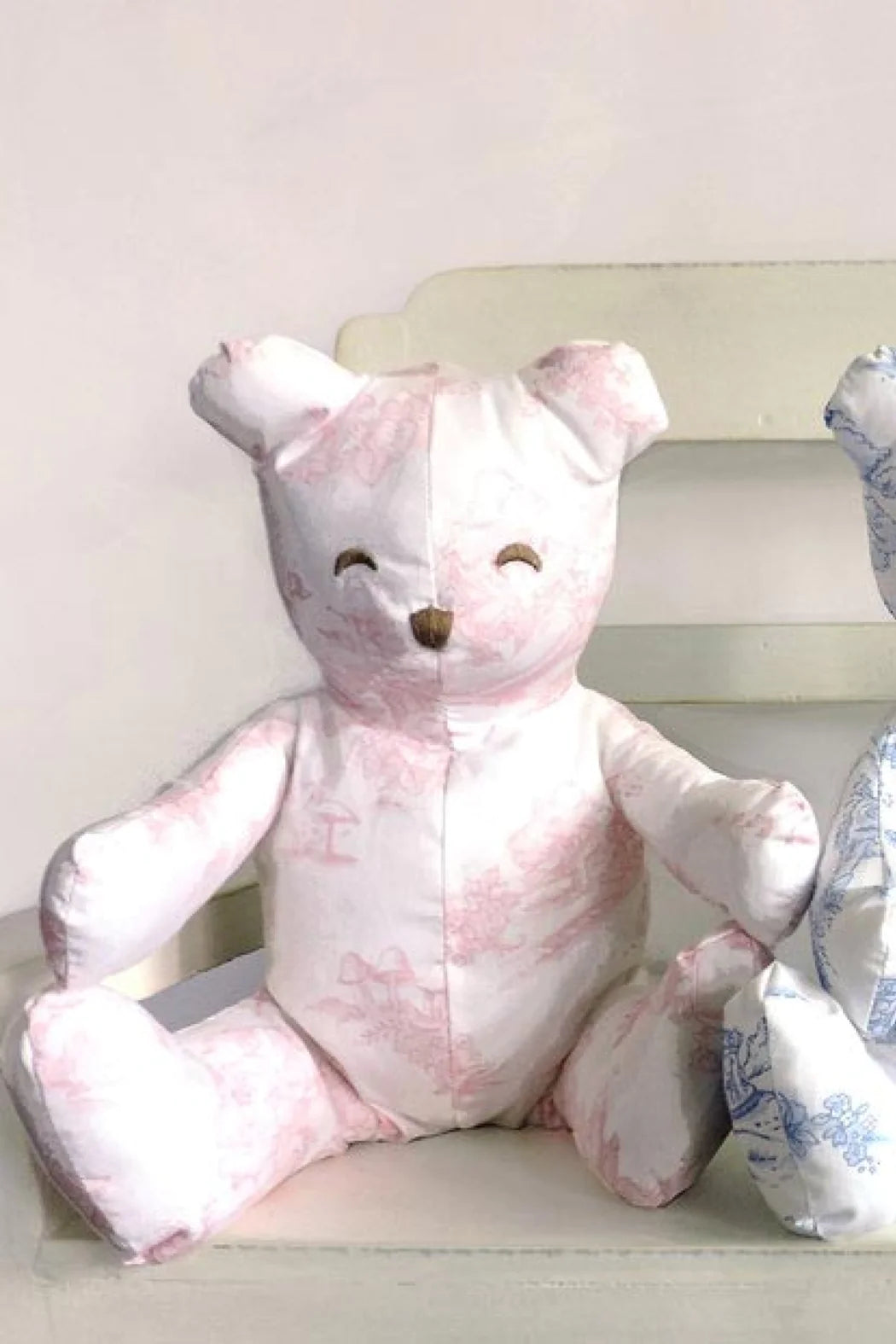 STORYLAND TOILE STUFFED BEAR - Soft Plush Teddy Bear for Kids, Nursery Decor & Baby Shower Gift - Perfect for Cuddling, Room Decoration and Special Occasions