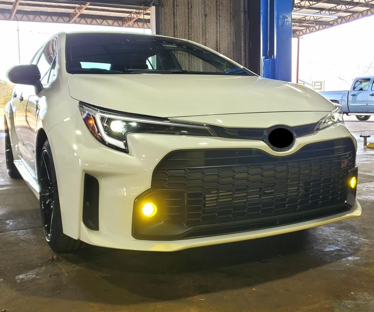 30W White/Yellow Dual Color L1B LED Replacement Bulb for 2019+ Toyota & Lexus - Perfect for Headlight Upgrades, Night Driving, and Enhanced Visibility
