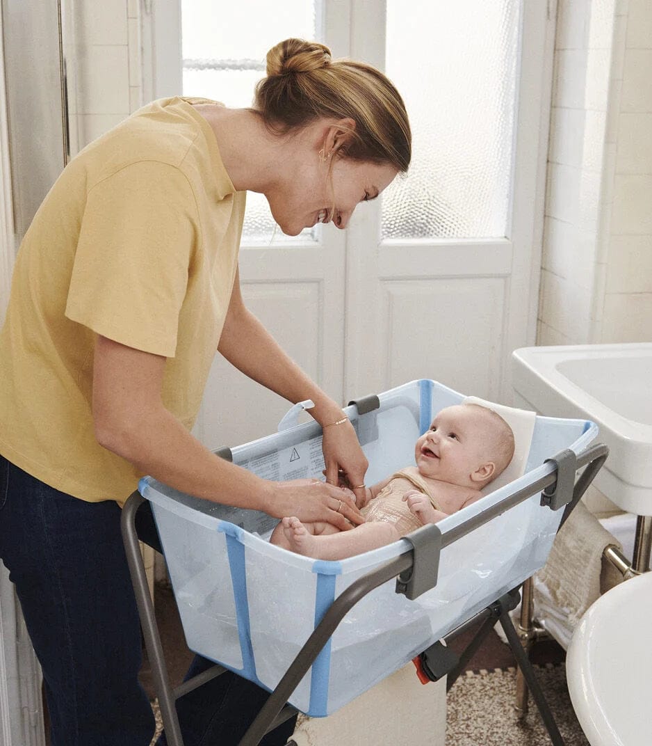 Stokke Flexi Bath® Baby Bathtub Bundle - Foldable & Portable Infant Tub for Newborns to Toddlers - Perfect for Home, Travel & Outdoor Use