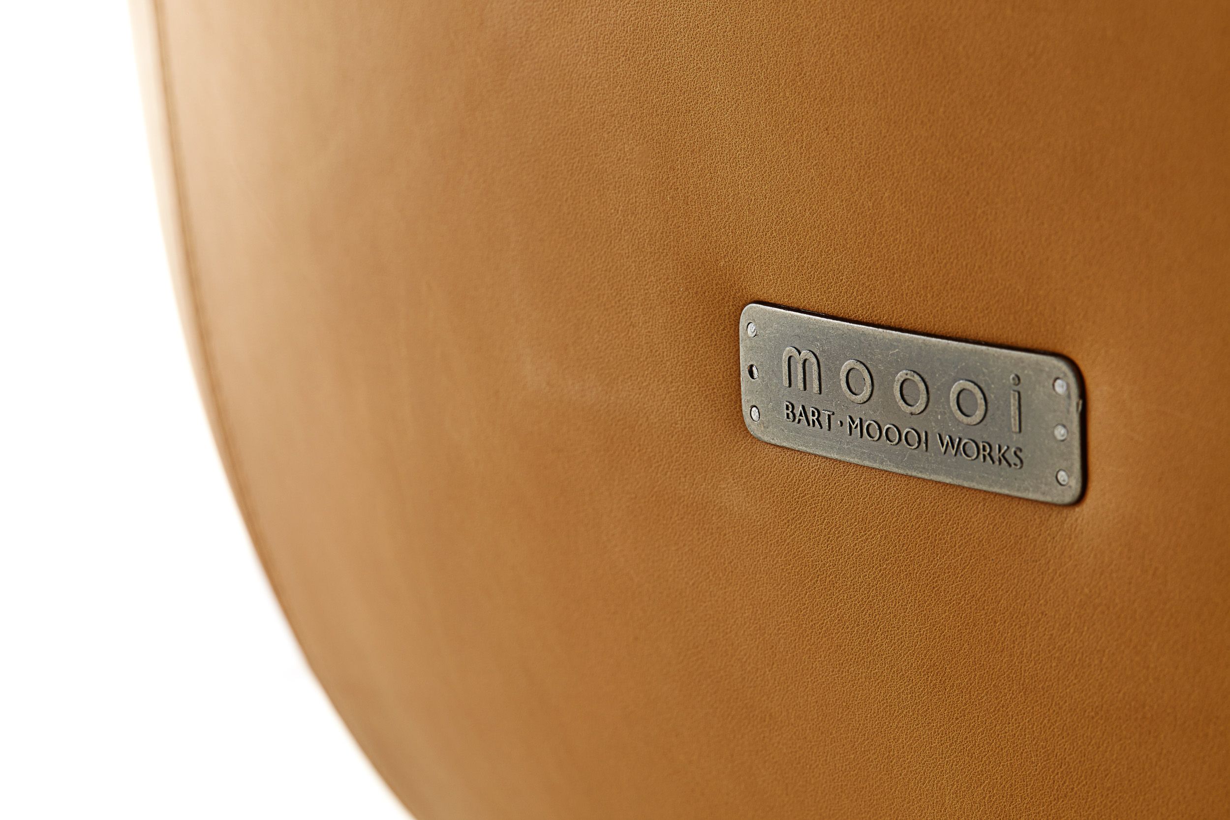 Moooi Bart Swivel Chair - Modern Rotating Lounge Chair for Living Room, Office & Dining Room - Stylish Home Decor & Comfortable Seating Furniture
