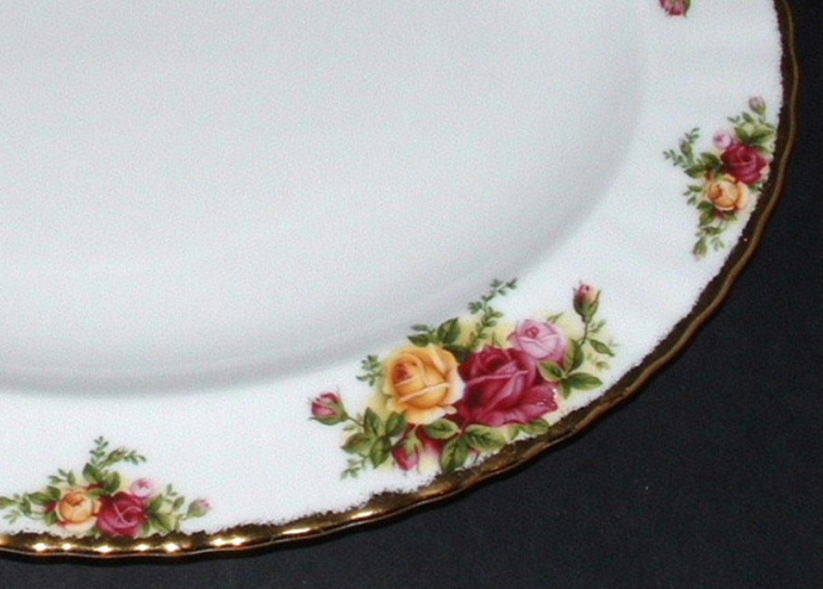 Royal Albert Old Country Roses 13 Inch Large Oval Serving Platter - Elegant Fine China for Dinner Parties, Tea Time & Special Occasions