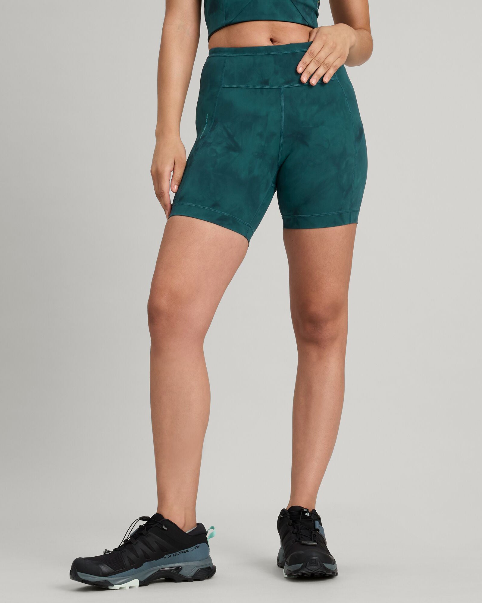 WELL.DER.NESS Women's High Waisted Yoga Shorts - 6