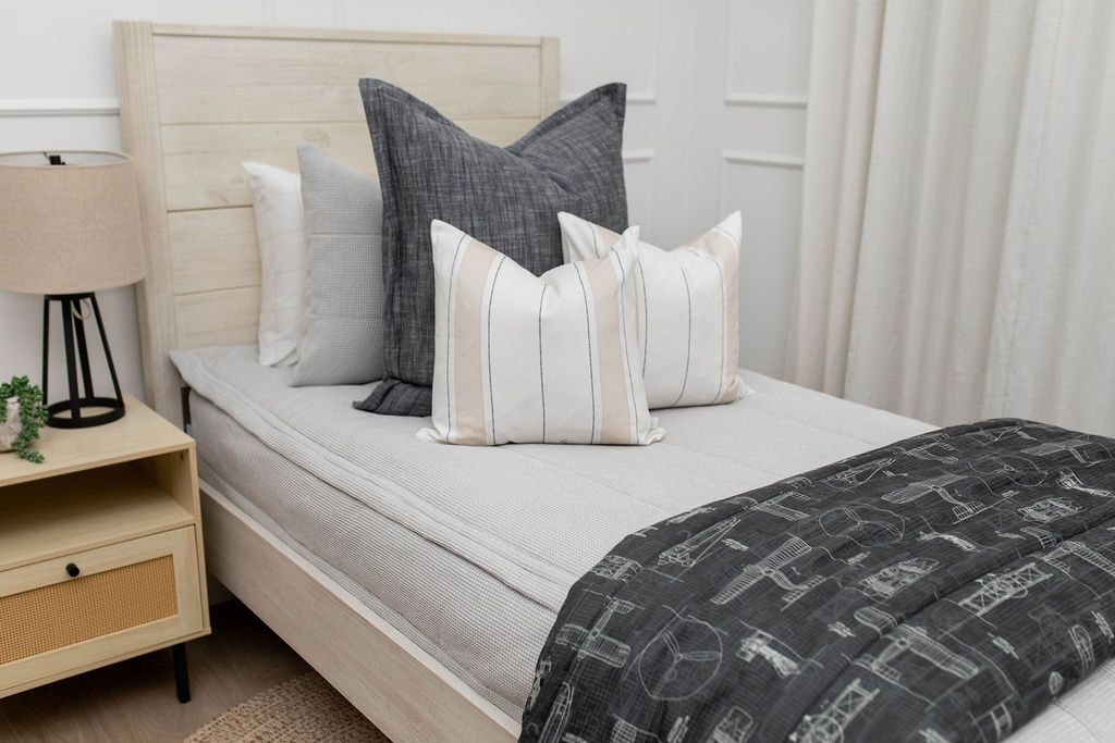 Premium Soft Fleece Ace Blanket - Ultra Cozy & Warm for Winter - Perfect for Bed, Sofa, Camping & Gifts