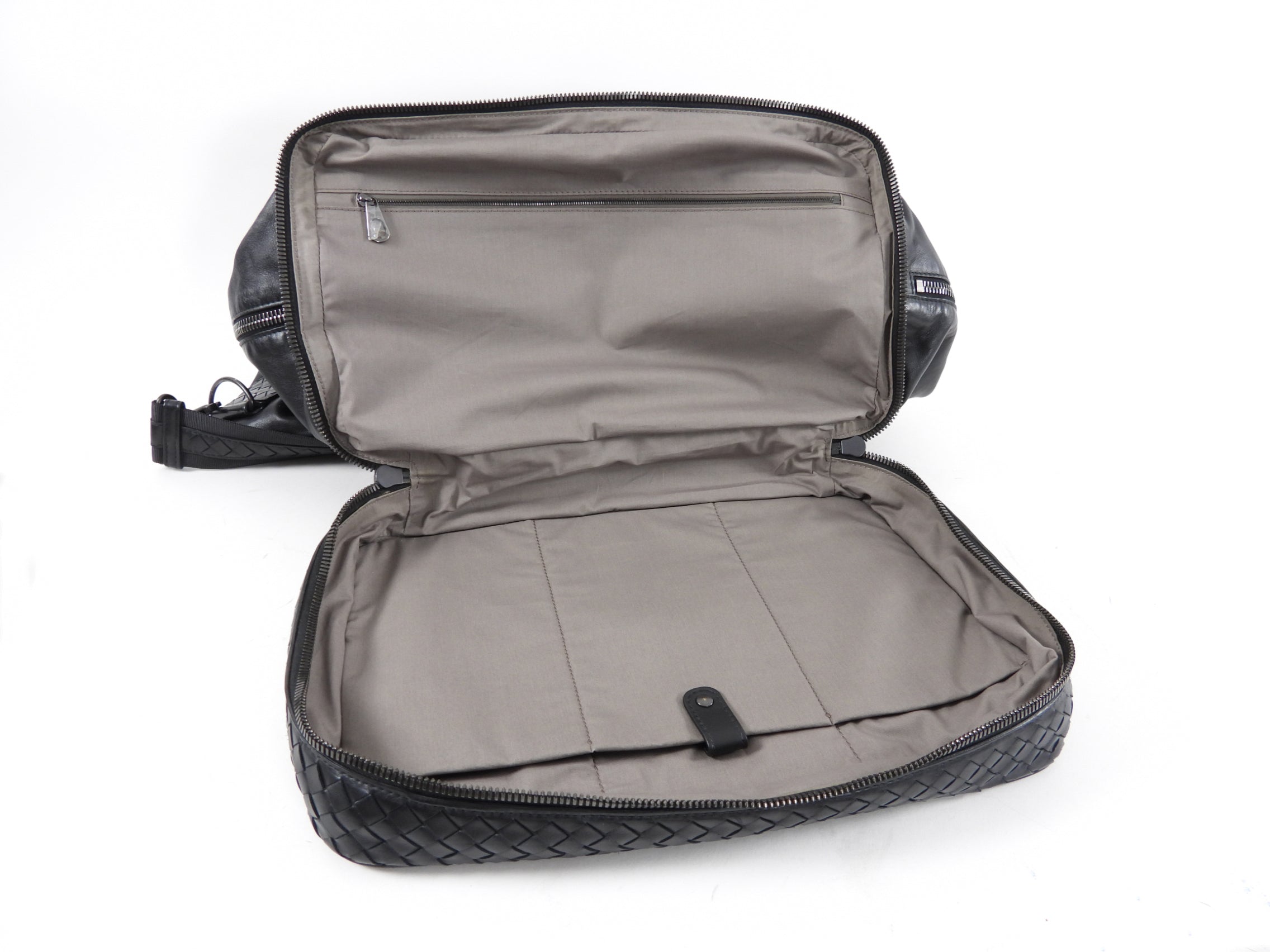 Bottega Veneta Black Leather XL Travel Hobo Bag - Luxury Large Shoulder Bag for Women - Perfect for Business Trips, Weekend Getaways & Daily Commute