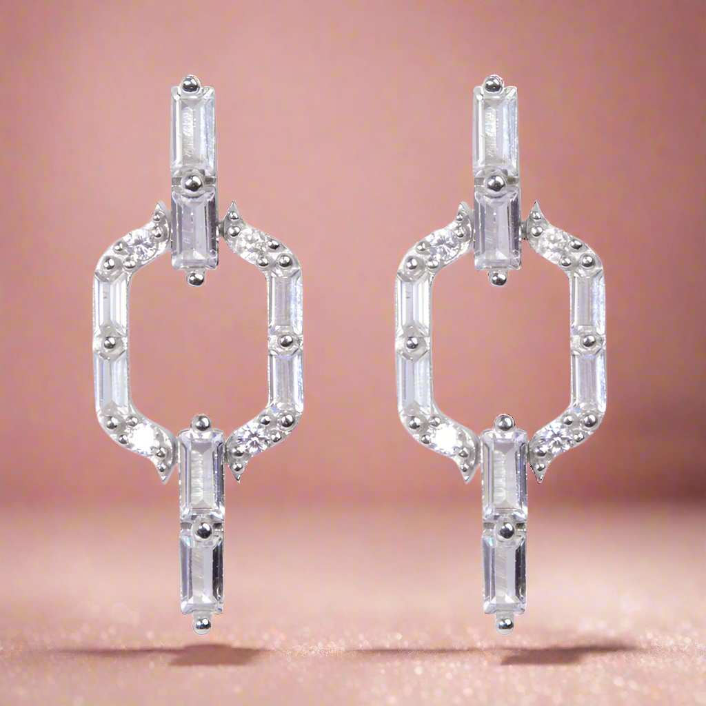 Liam Earrings for Women - Elegant Gold Hoop Earrings for Everyday Wear | Perfect for Casual Outfits, Office, and Special Occasions