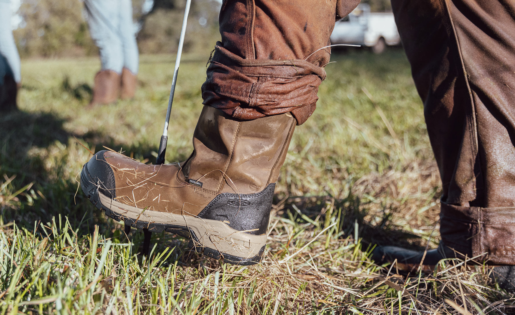 **Men's Evanston Pull-On Waterproof Work Boots - Soft Toe, Bison/Black - Ideal for Construction, Hiking & Outdoor Activities**