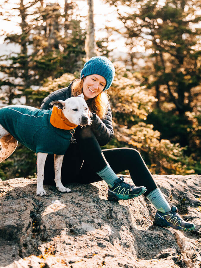 Darn Tough 1903 Women's Hiking Socks - Micro Crew Cushion Socks for Outdoor Adventures, Trekking & Cold Weather Comfort