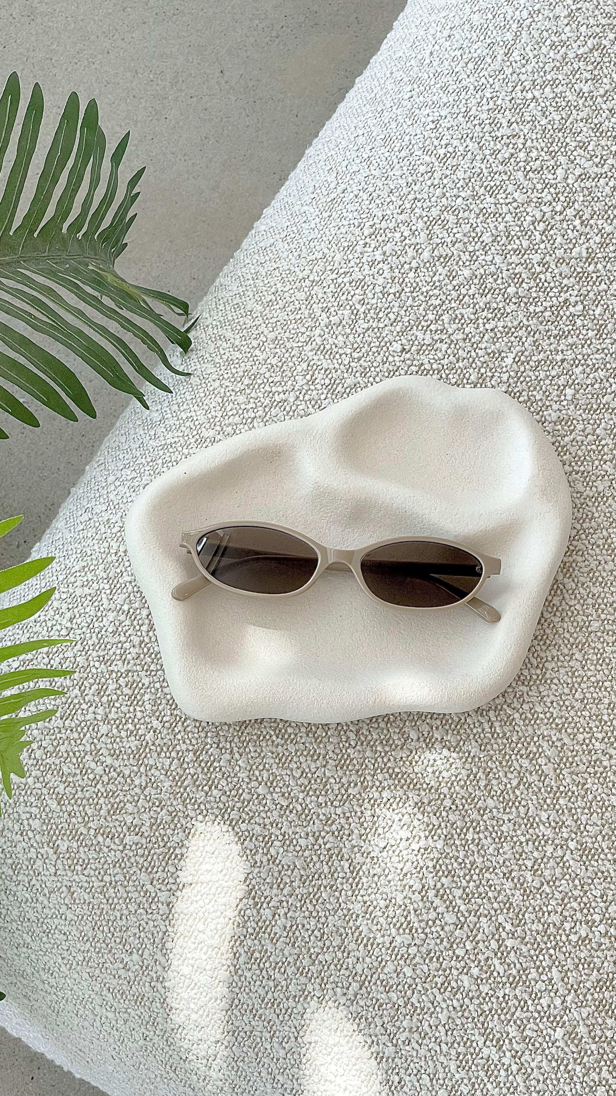 Amery Polarized Sunglasses for Men & Women - Olive Green UV Protection - Perfect for Driving, Beach & Outdoor Activities