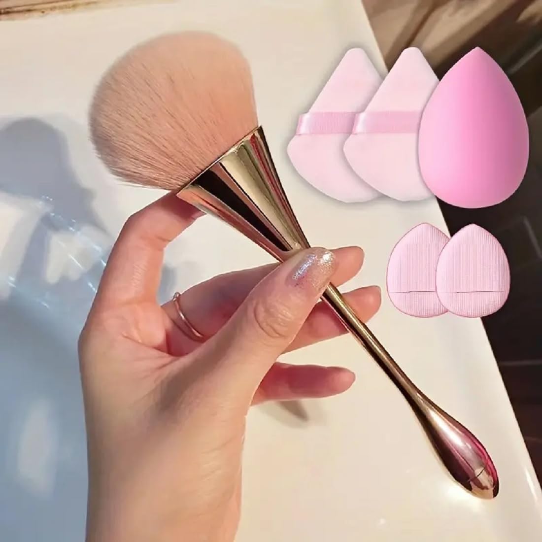 Premium Large Fluffy Makeup Brush Set - 2 Soft Triangle Velvet Powder Puffs, 1 Makeup Sponge & 2 Mini Puffs for Cream Foundation, Powder, Blush & Contouring | Perfect for Professional Makeup Artists & Everyday Beauty Routine