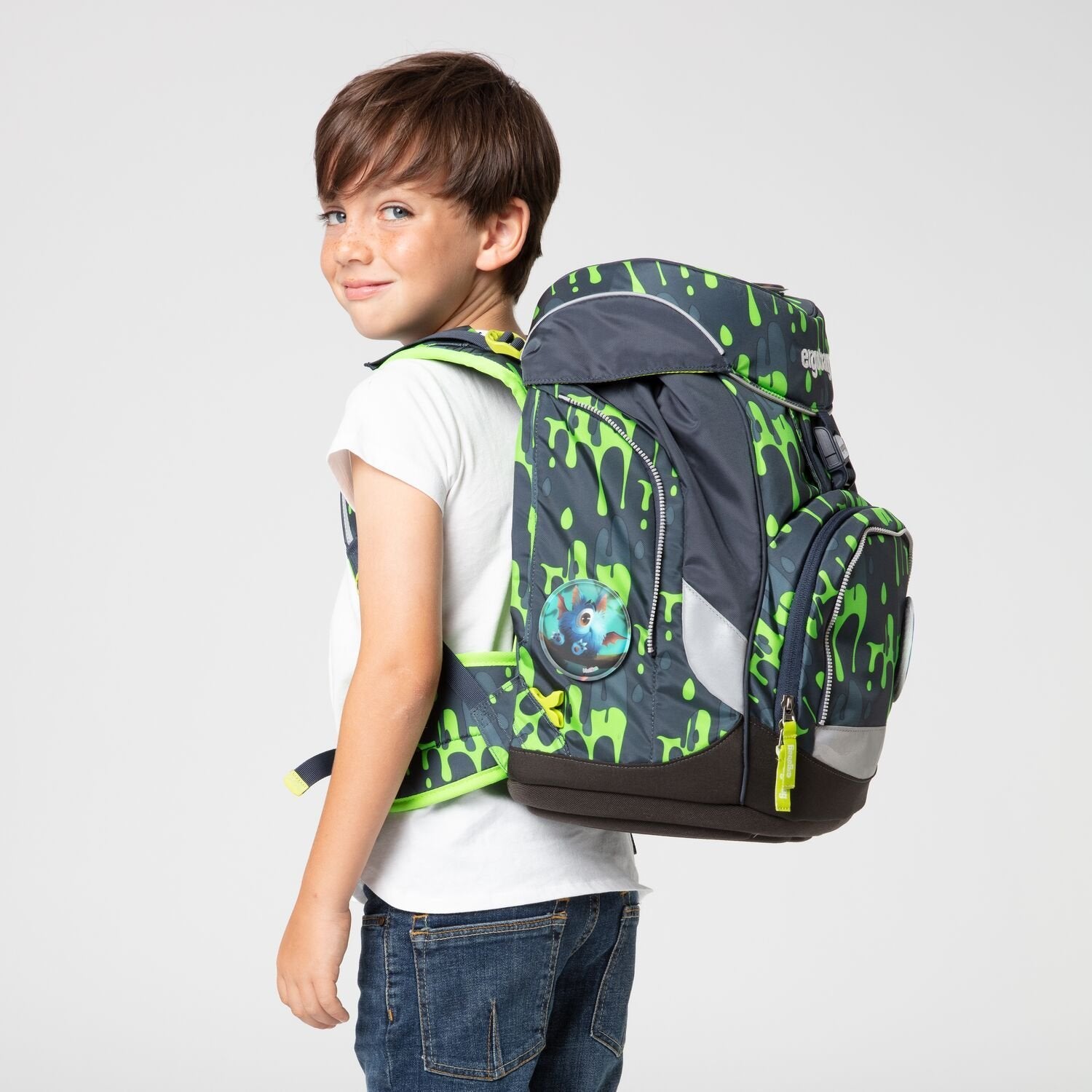 Ergobag School Backpack Set - 6 Piece Kids Backpack with Pencil Case & Accessories for Boys & Girls | Perfect for Elementary Students, Daycare & Travel