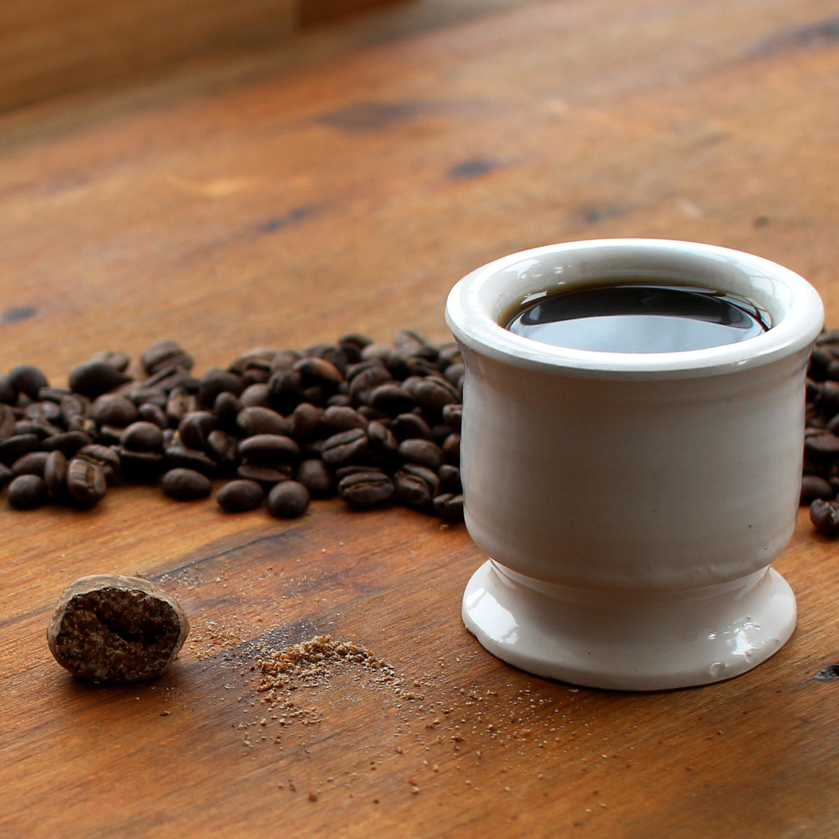 Premium Nutmeg Tavern Coffee Blend with Whole Nutmeg Spices - Rich Aromatic Ground Coffee for Cozy Mornings & Relaxing Evenings - Perfect for Home Brewing, Gifts, and Coffee Lovers