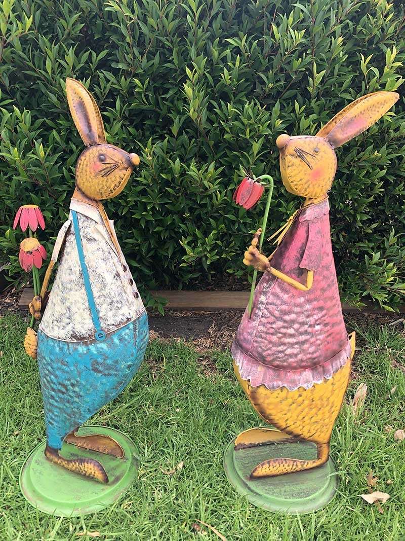 Elegant Metal Rabbit Garden Statue with Floral Accents - Outdoor Home Decor for Patio, Lawn, and Flower Beds
