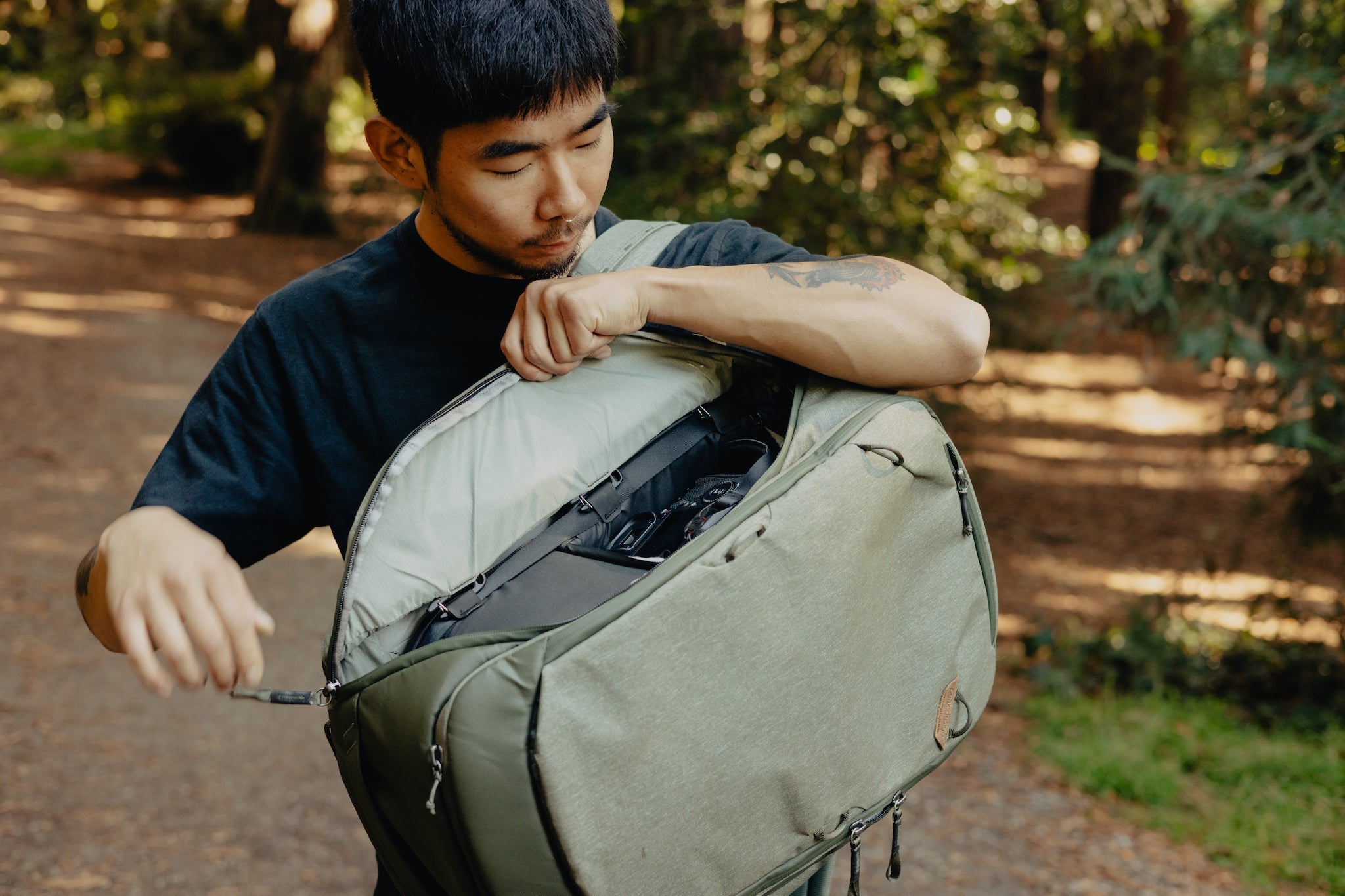 Peak Design Camera Cube v2 (Large) - Waterproof DSLR Camera Bag for Travel & Outdoor Photography - Perfect for Hiking, Camping, and Adventure Trips