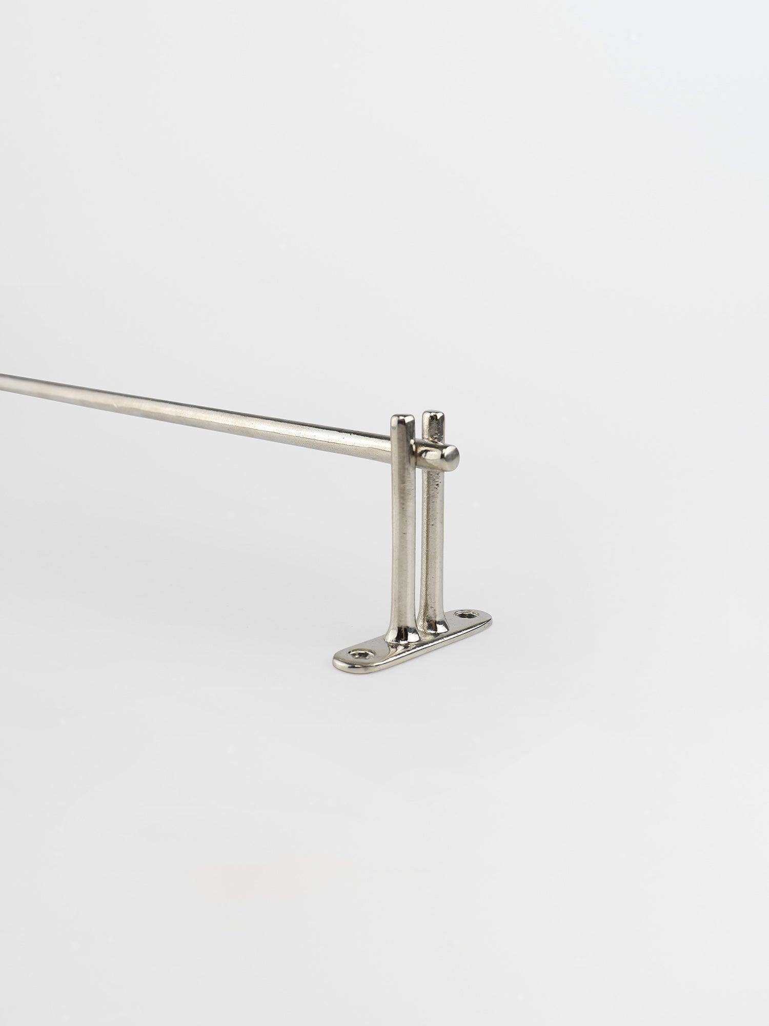 18 Inch Towel Bar - Forme No.16 - Perfect for Bathroom and Kitchen Organization