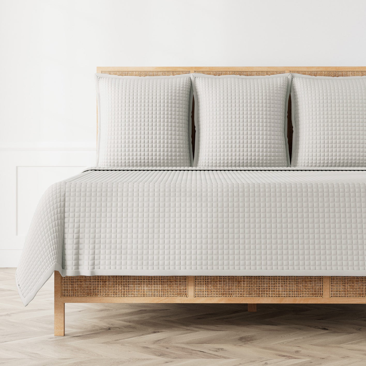 Ready to Bed 2.0 Quilted Coverlet - Soft & Breathable Bedspread for All Seasons | Perfect for Bedroom Decor, Guest Rooms & Cozy Nights