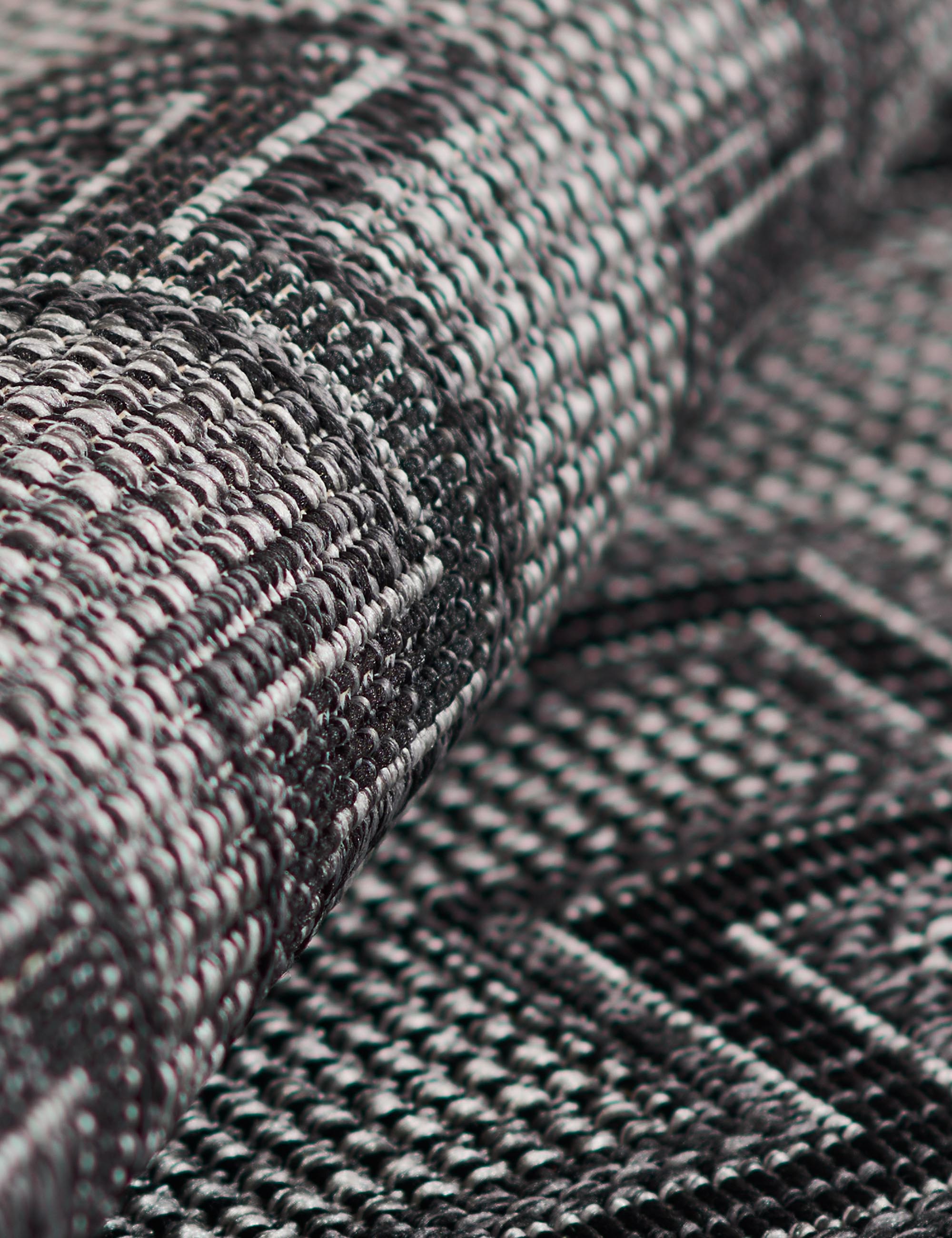 Chiaro Indoor Outdoor Rug - Waterproof & Durable for Patio, Deck, Living Room, and Bedroom - Perfect for Home & Garden Decor