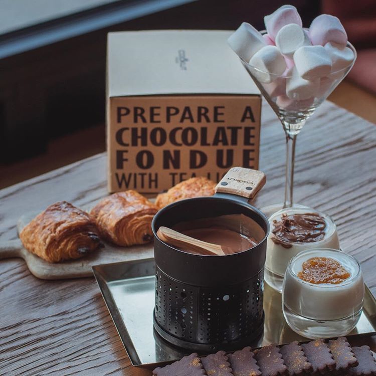 Cookut Premium Chocolate Fondue Set for 2 - Electric Melting Pot with 6 Forks & Recipe Book | Perfect for Romantic Dates, Valentine's Gift & Family Dessert Nights