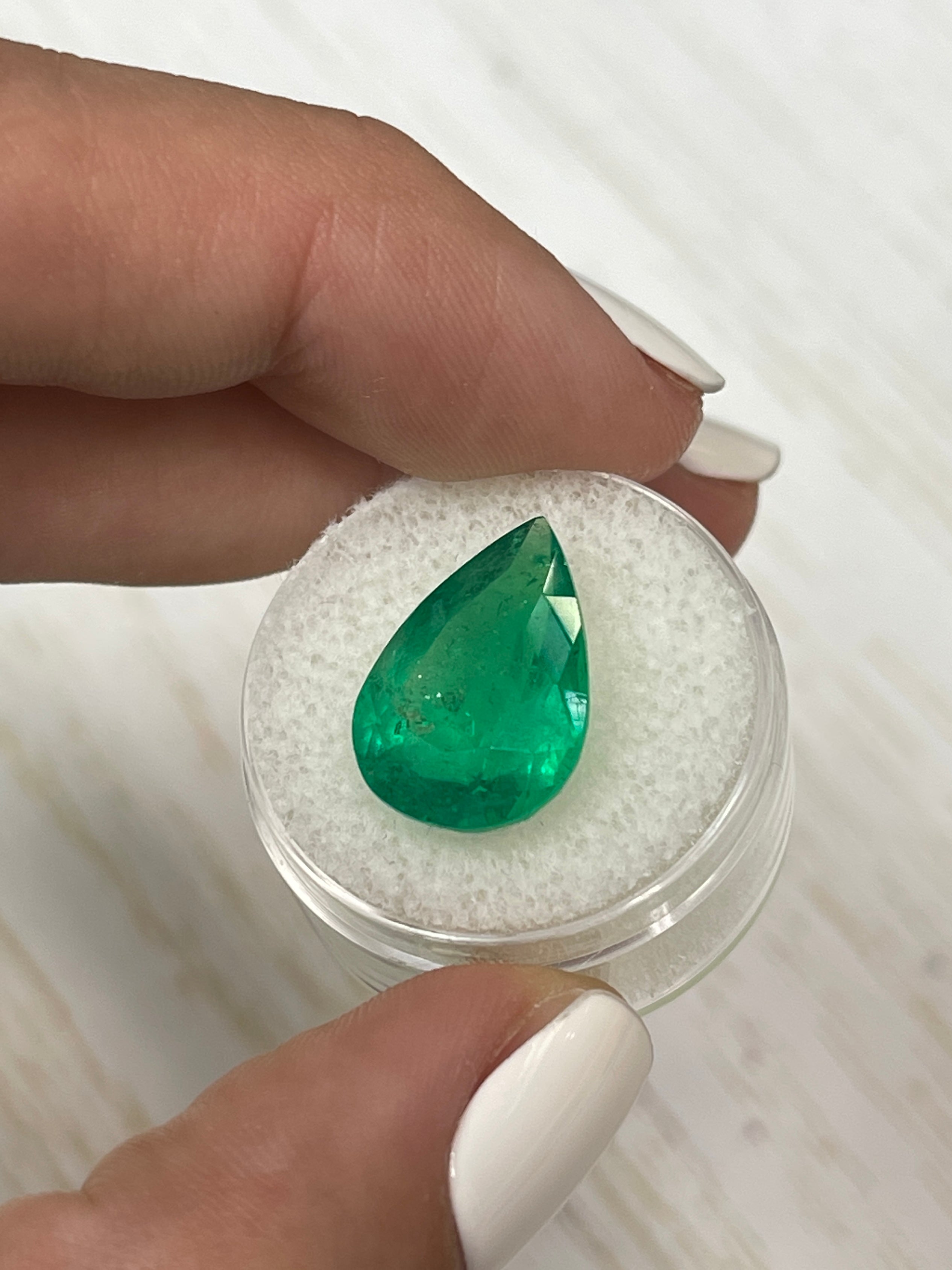 9.40 Carat 17.5x12mm Huge Natural Colombian Emerald Pear Cut Loose Gemstone - Fine Quality for Jewelry Making, Engagement Rings & Luxury Gifts