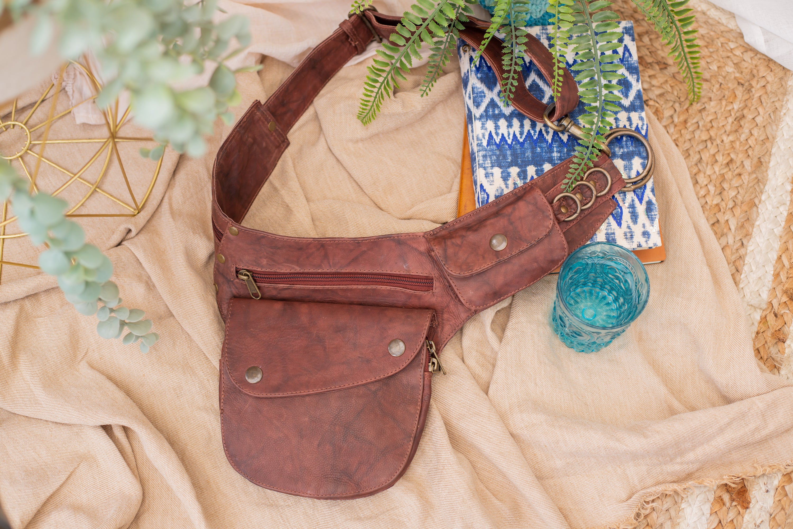 Stylish Leather Hip Bag in Mottled Brown - Perfect for Travel, Hiking & Everyday Use