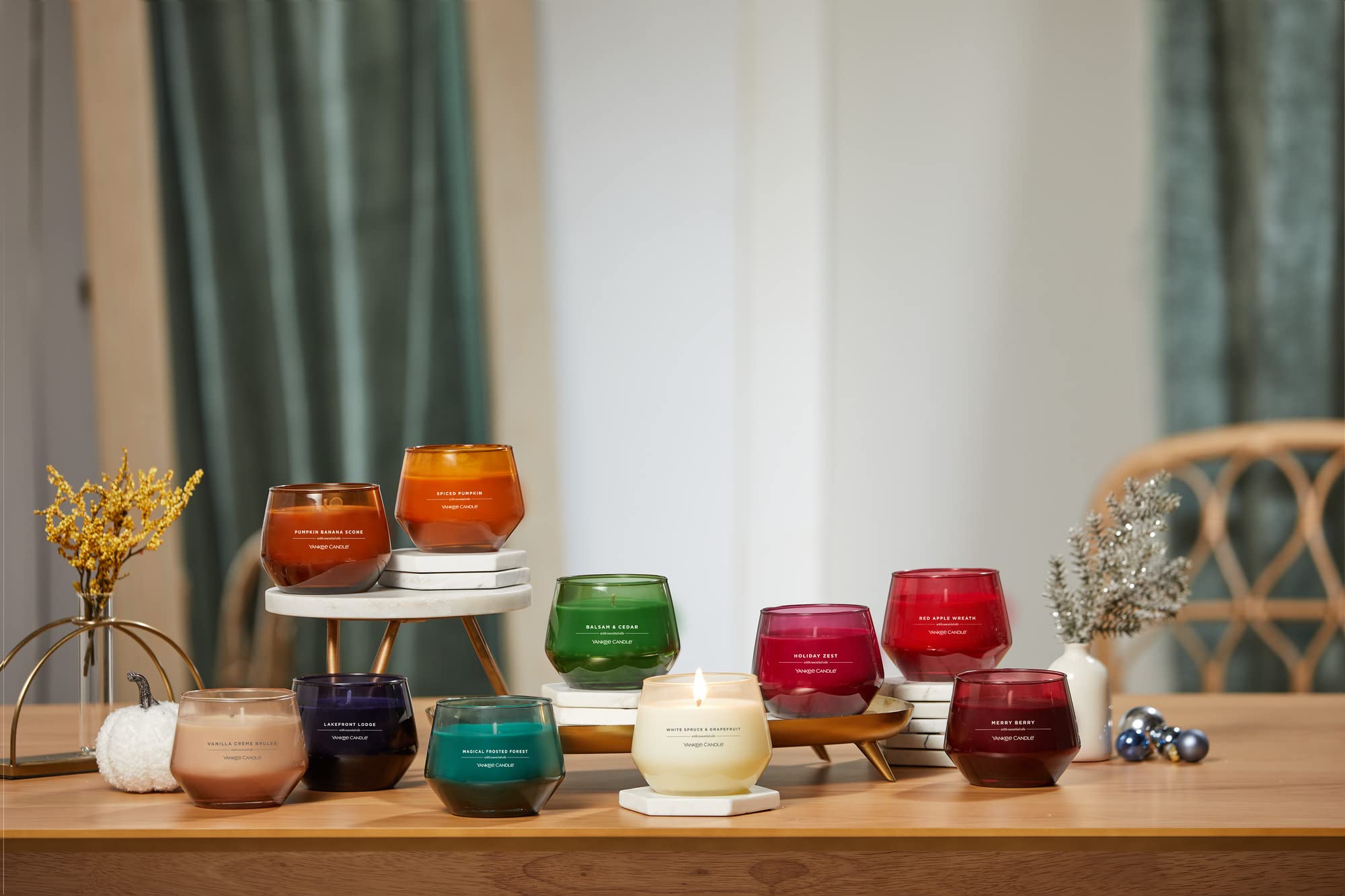 Yankee Candle® Balsam & Cedar Scented Jar Candle - Holiday Home Decor, Christmas Gift & Aromatherapy for Relaxation
