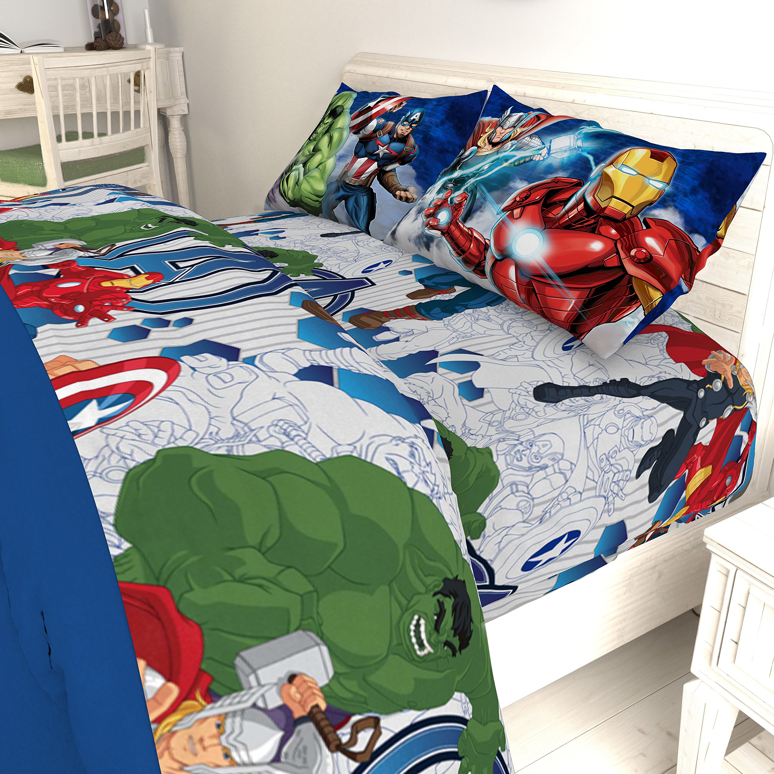 Marvel Avengers Blue Circle 5-Piece Full Bedding Set - Reversible Comforter & Sheet Set with Captain America & Iron Man - Fade Resistant Microfiber (Official) | Perfect for Kids' Rooms, Superhero Themed Bedrooms & Marvel Fans
