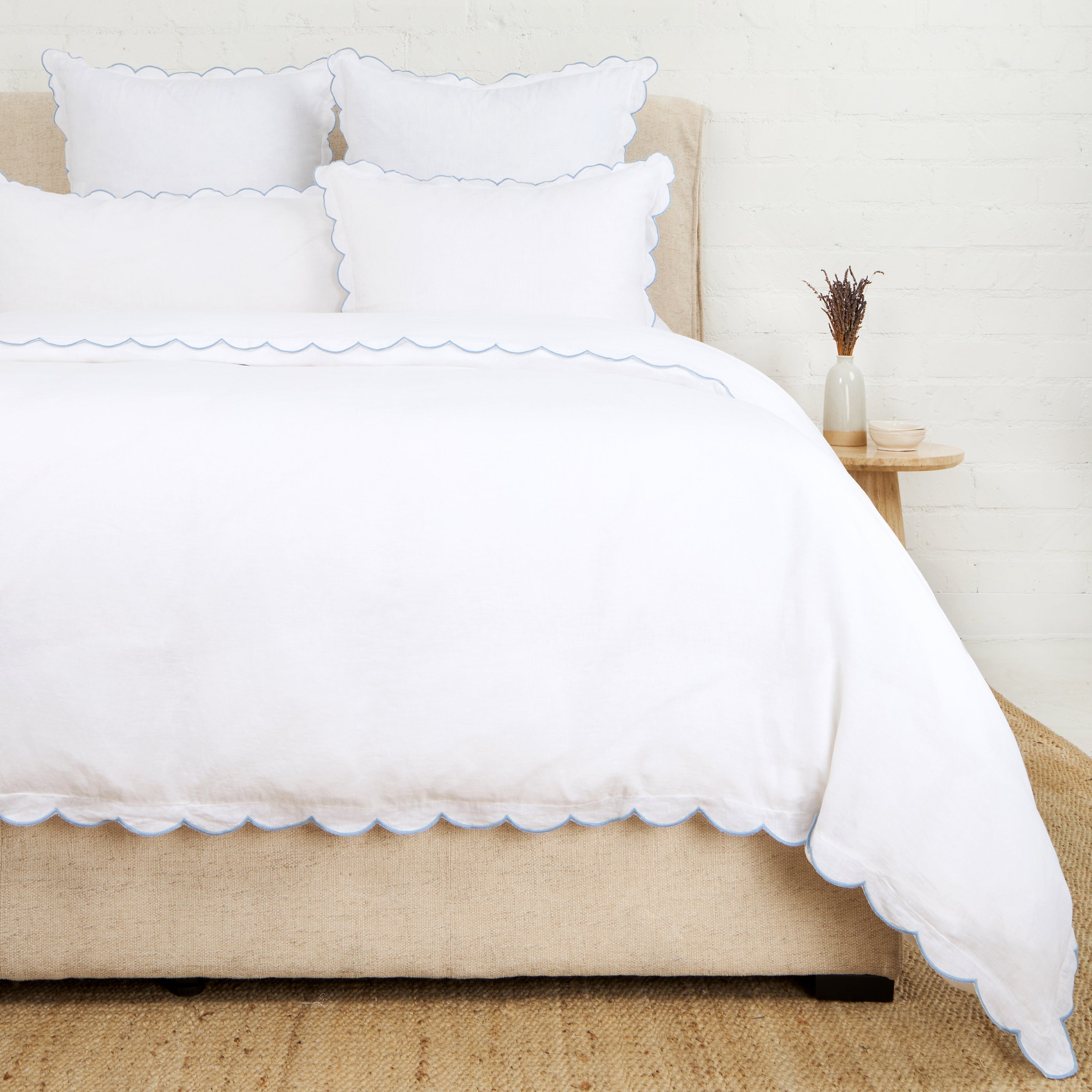Kelly Duvet Cover Set - Soft & Breathable Bedding for All Seasons - Perfect for Master Bedroom, Guest Room & Dorm Decor