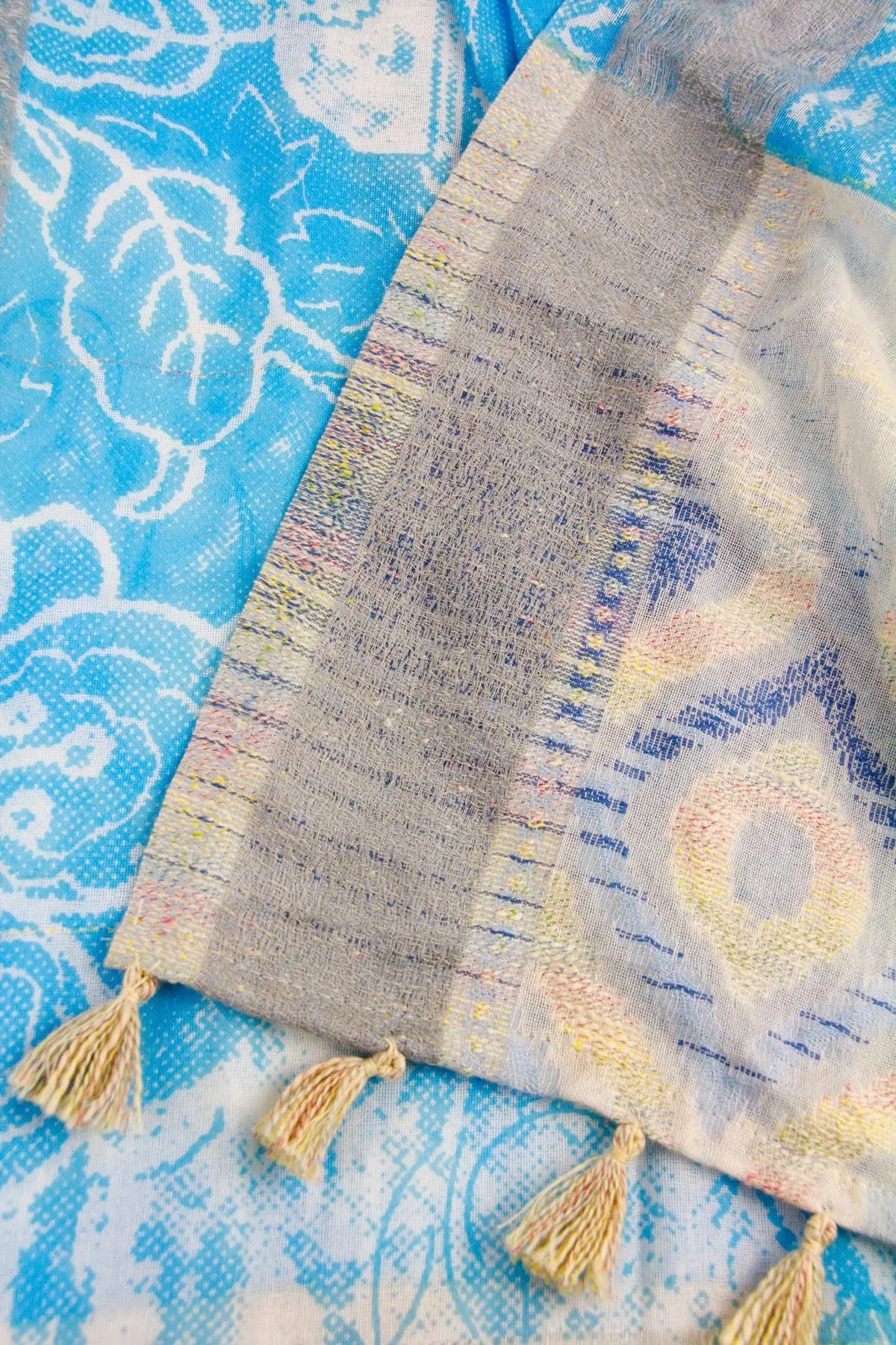 Stylish Misty Mixed Bordered Scarf - Soft Winter Fashion Accessory for Women - Perfect for Cold Weather, Office Wear & Holiday Outfits