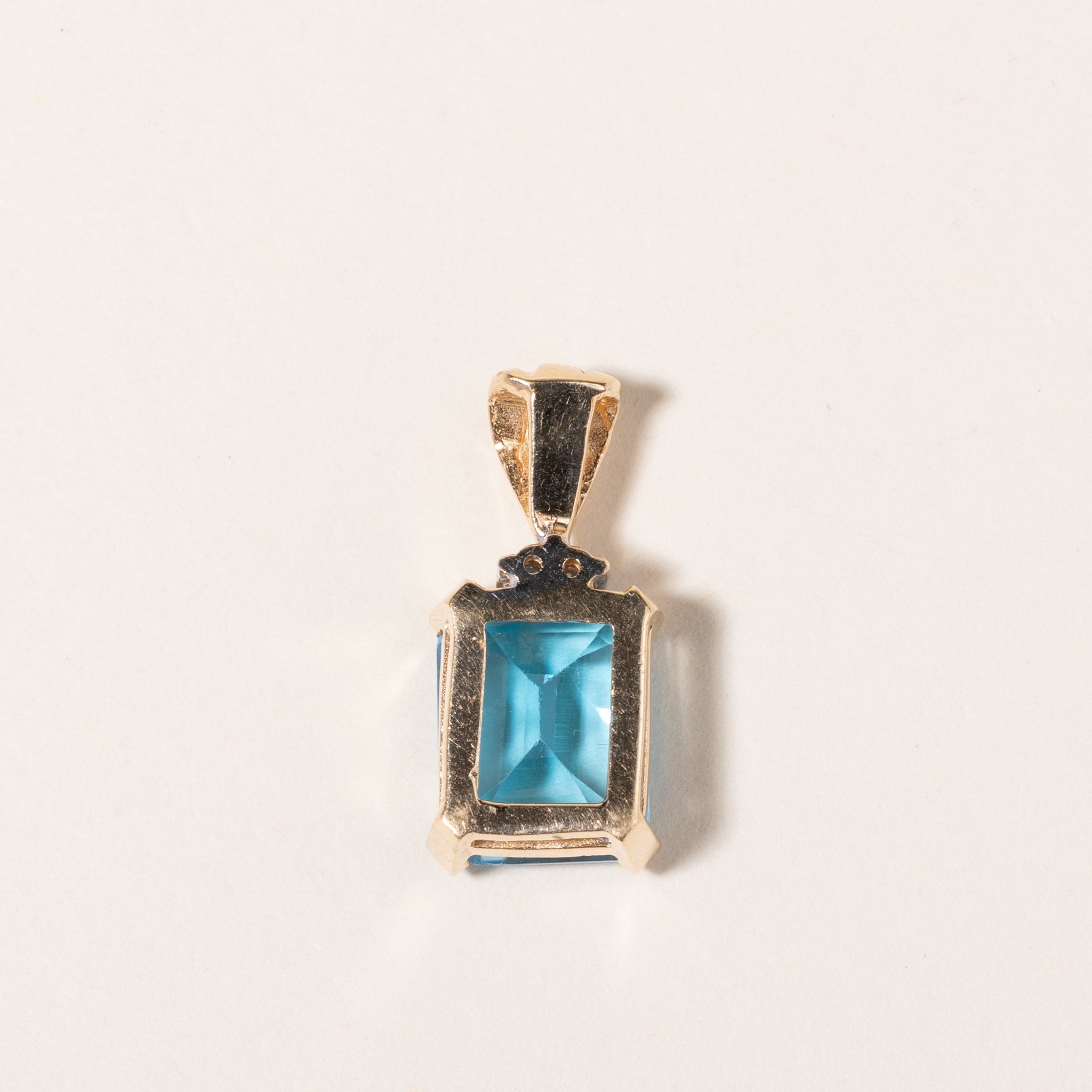 10K Yellow Gold Blue Topaz and Diamond Pendant Necklace - 5.14ct Oval Cut Topaz with 0.03ctw Diamond Accents | Elegant Jewelry Gift for Women | Perfect for Anniversaries, Birthdays & Special Occasions