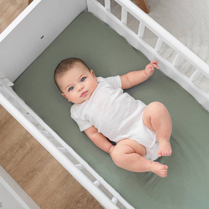 Comfy Cubs Wooden Bassinet Bedside Sleeper - Portable Baby Crib for Newborns & Infants | Safe Co-Sleeping Solution for Nursery, Bedroom & Travel