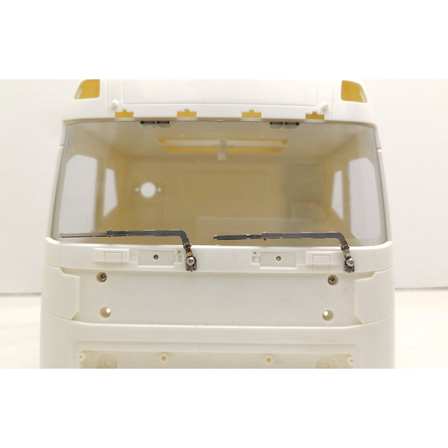 1/14 Scale RC Car Electric Metal Windscreen Wiper & Rear Tow Hook with Pintle Hitch for Tractor Truck Trailer - Perfect for Off-Road RC Vehicle Accessories & Radio Control Truck Upgrades