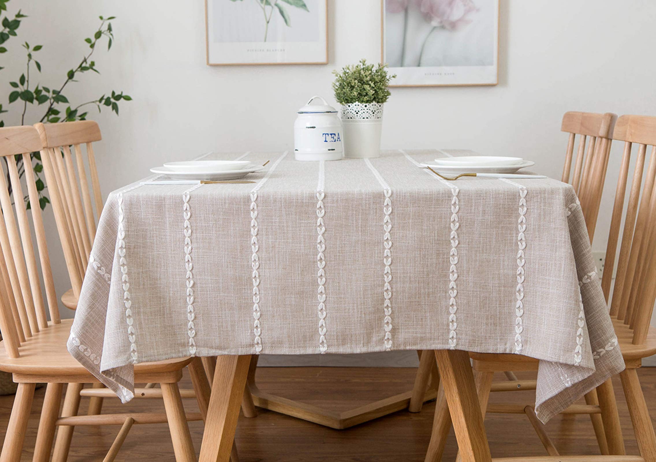 Daesar Holiday Tablecloth 24x24 Inch Rectangular Polyester Table Cover with Stripe Design - Perfect for Dining Tables, Coffee Tables, and Holiday Decorations