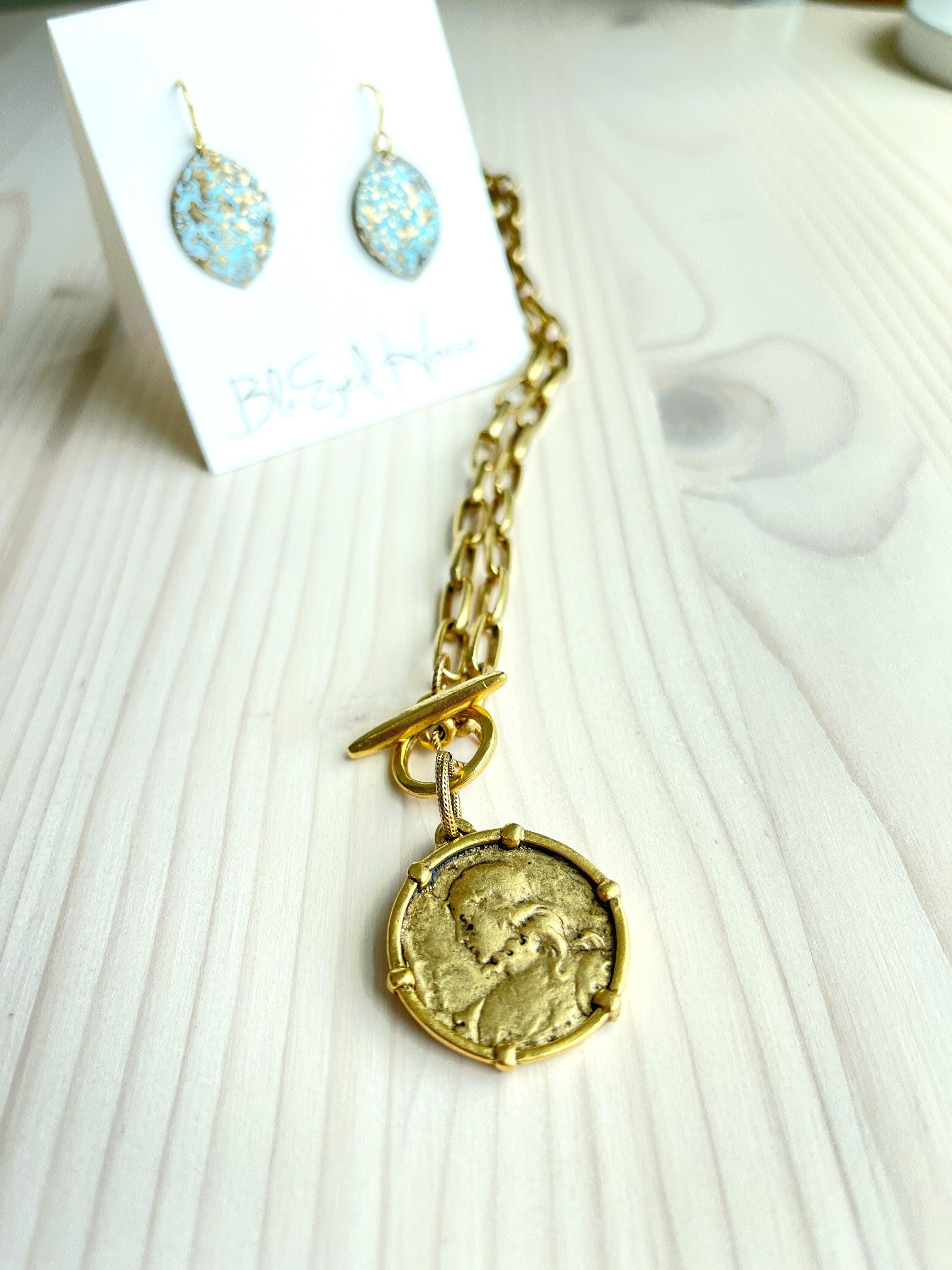 Joan of Arc Pendant Necklace for Women - Inspirational Religious Jewelry Gift for Faith, Courage & Strength - Perfect for Church, Daily Wear & Special Occasions